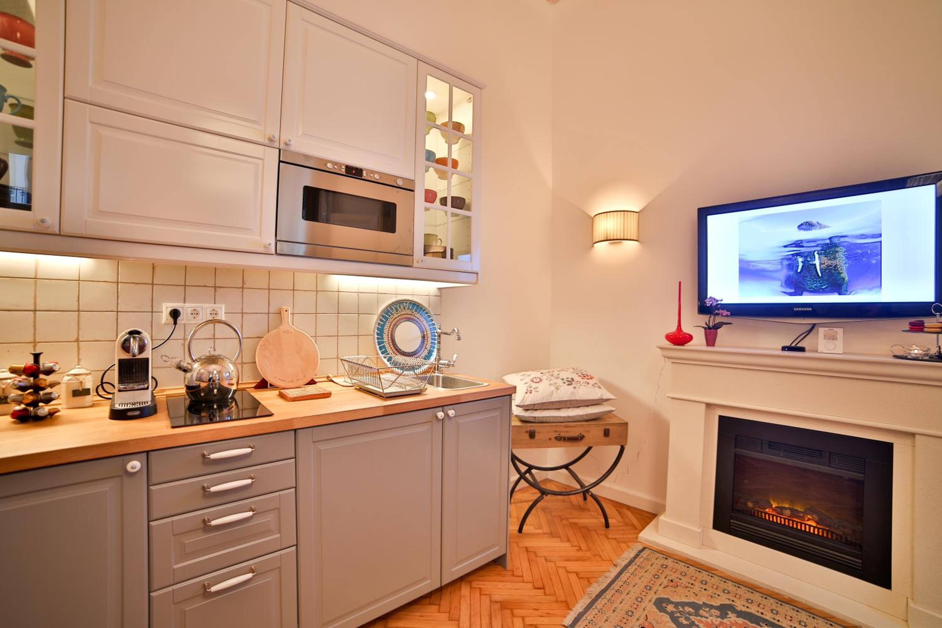 Two-Bedroom Apartment - Photo 16