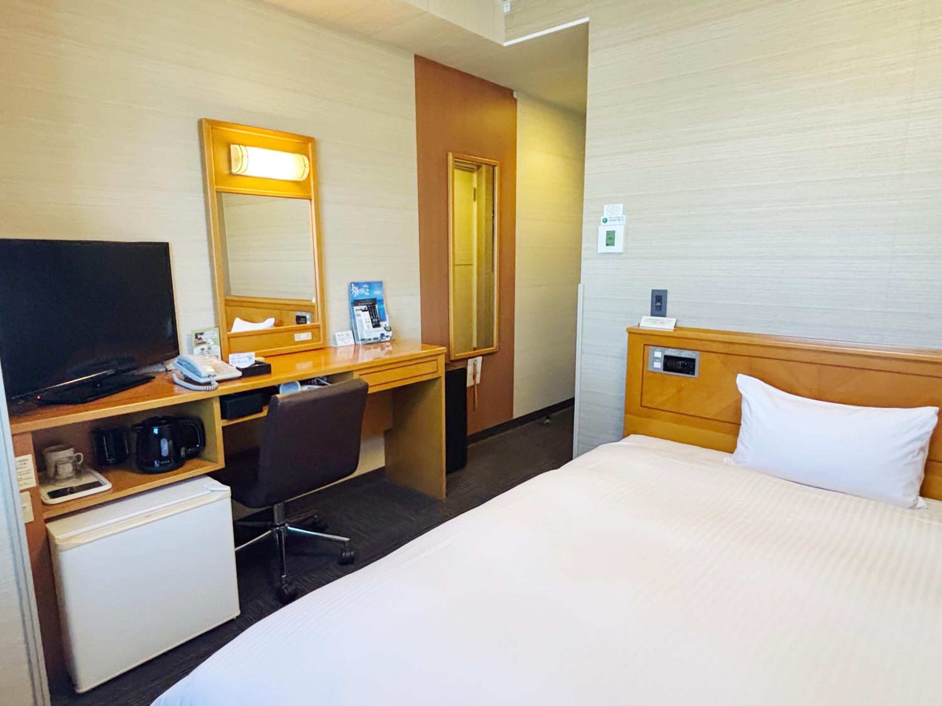 Single Room - Smoking - Heated Tobacco Only
