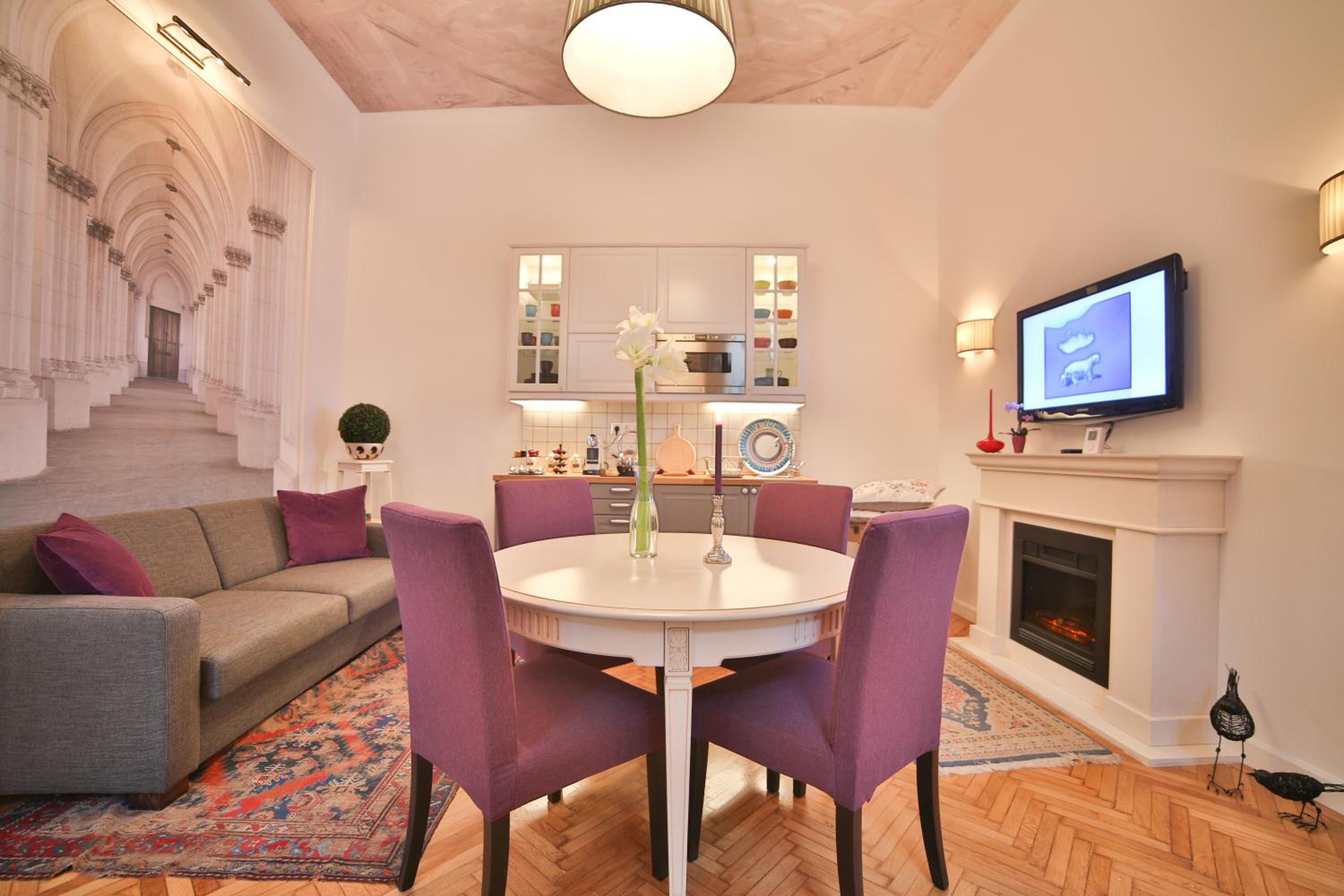 Two-Bedroom Apartment - Photo 8