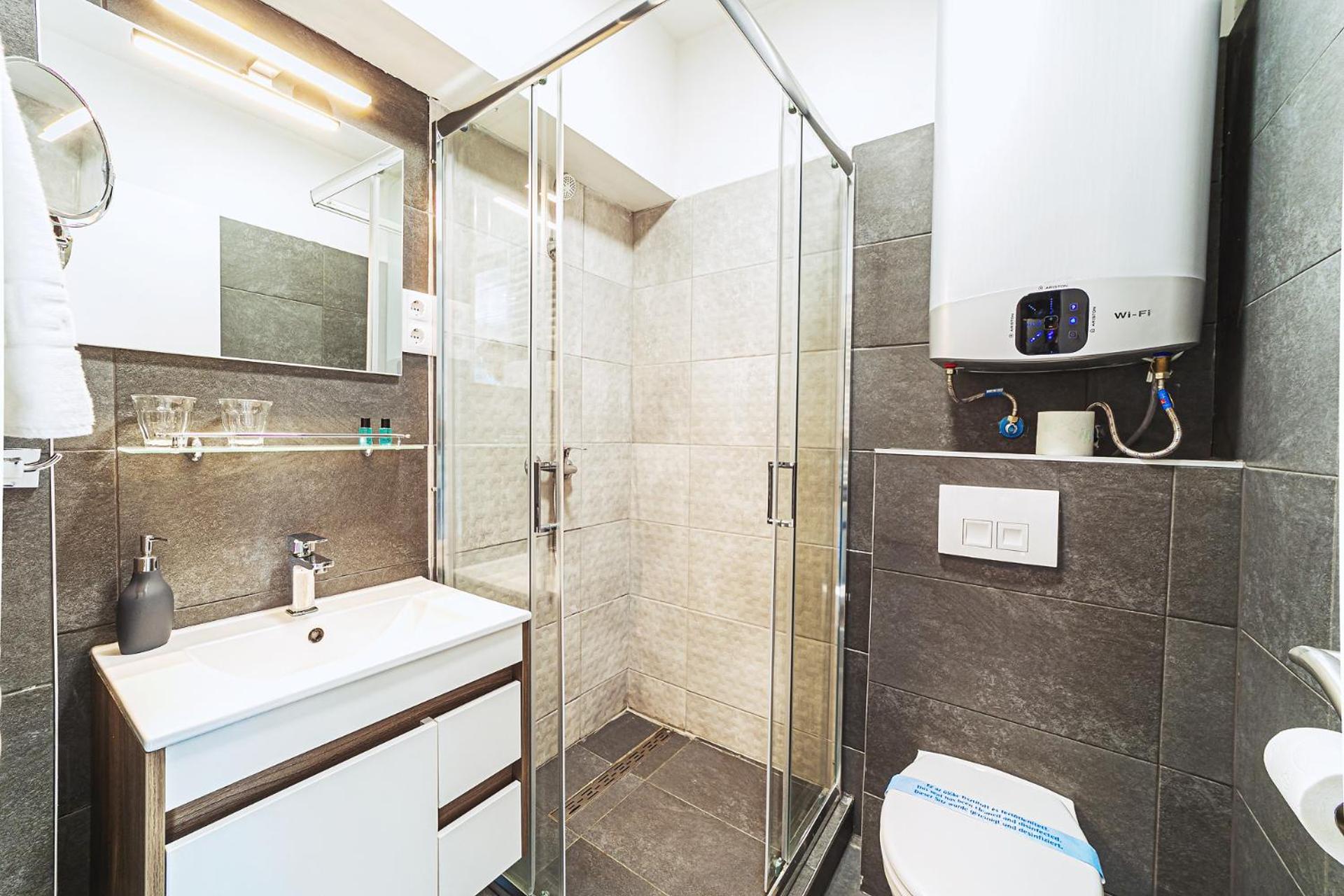 Deluxe Double or Twin Room with River View - Photo 2