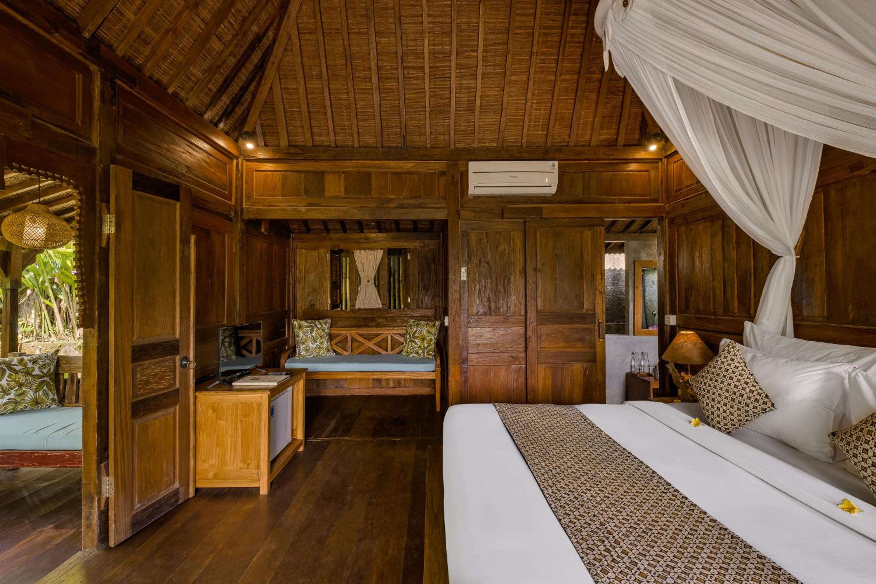 One-Bedroom Pool Villa with Valley View - Photo 8