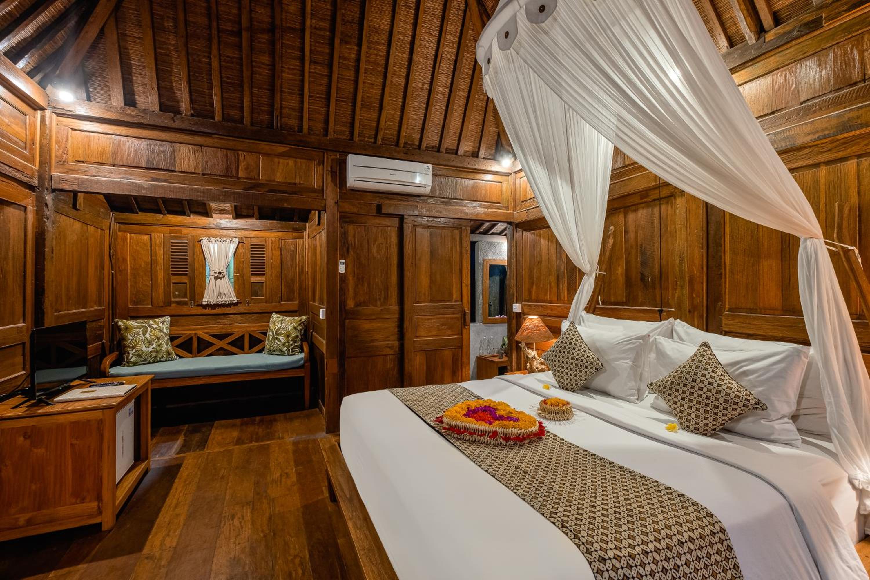 One-Bedroom Pool Villa with Valley View - Photo 10