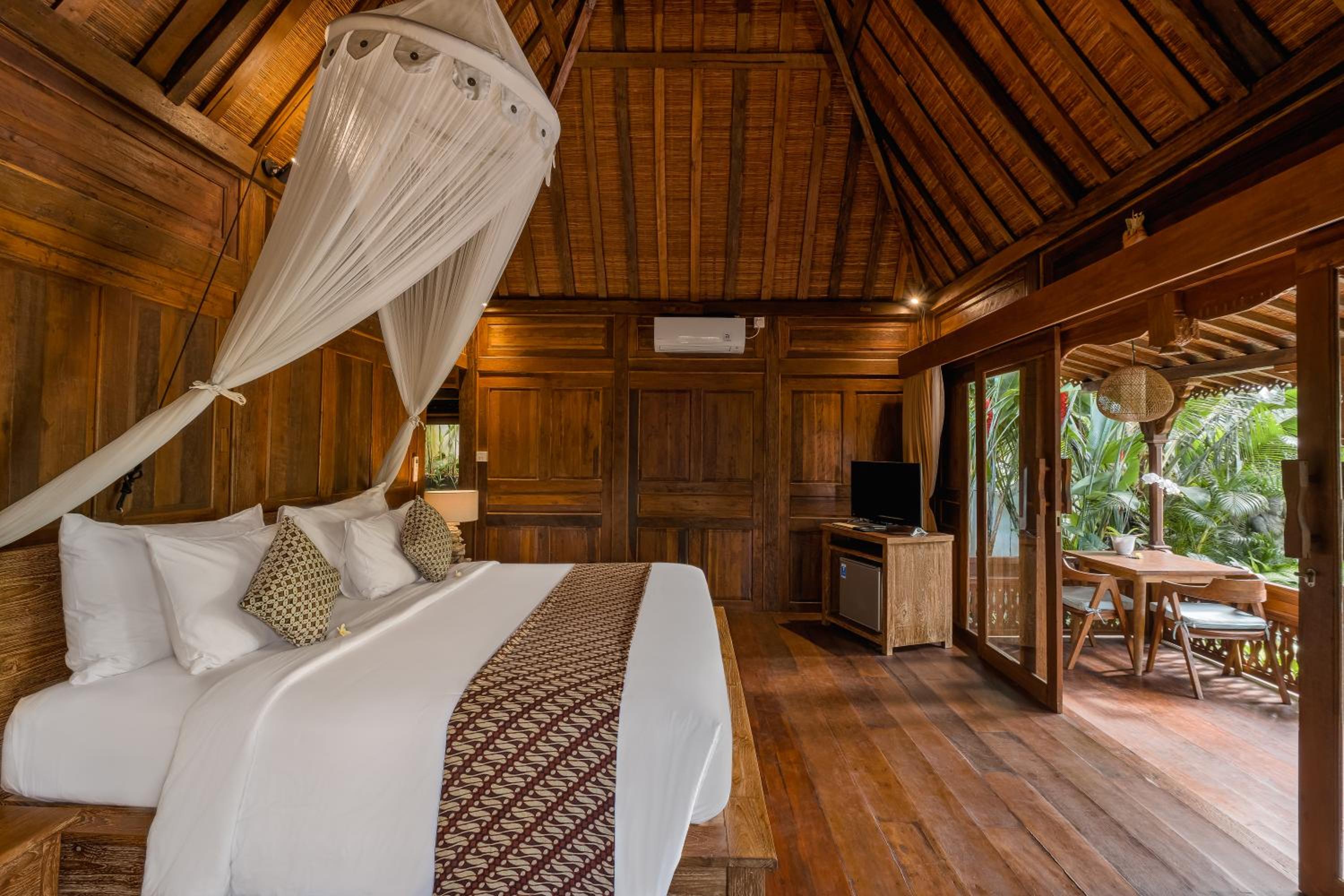 One-Bedroom Pool Villa with Valley View - Photo 17