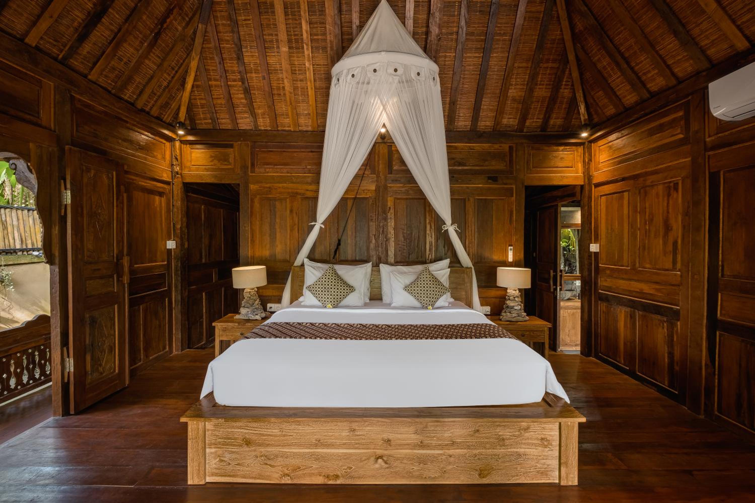 One-Bedroom Pool Villa with Valley View - Photo 18