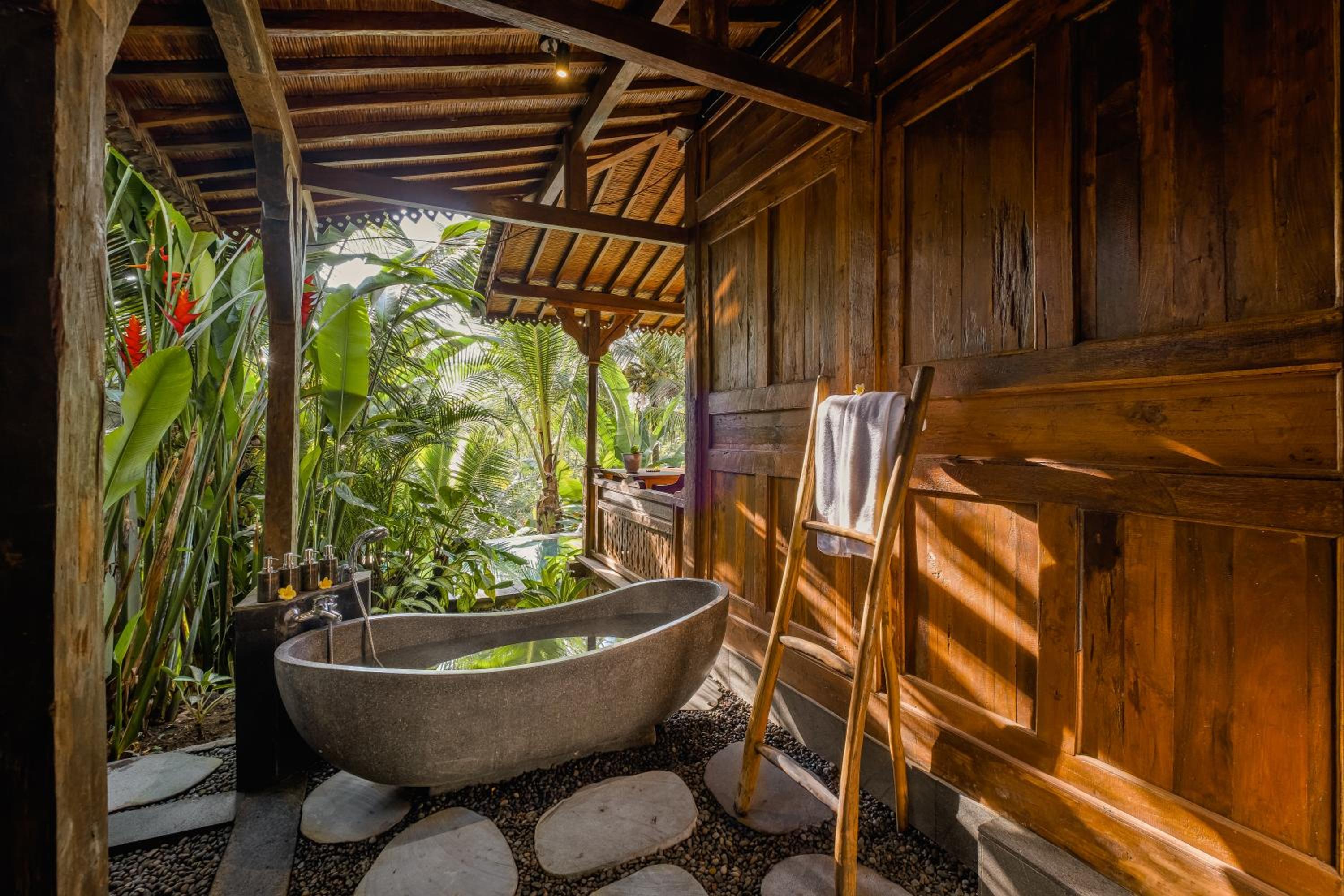 One-Bedroom Pool Villa with Valley View - Photo 19