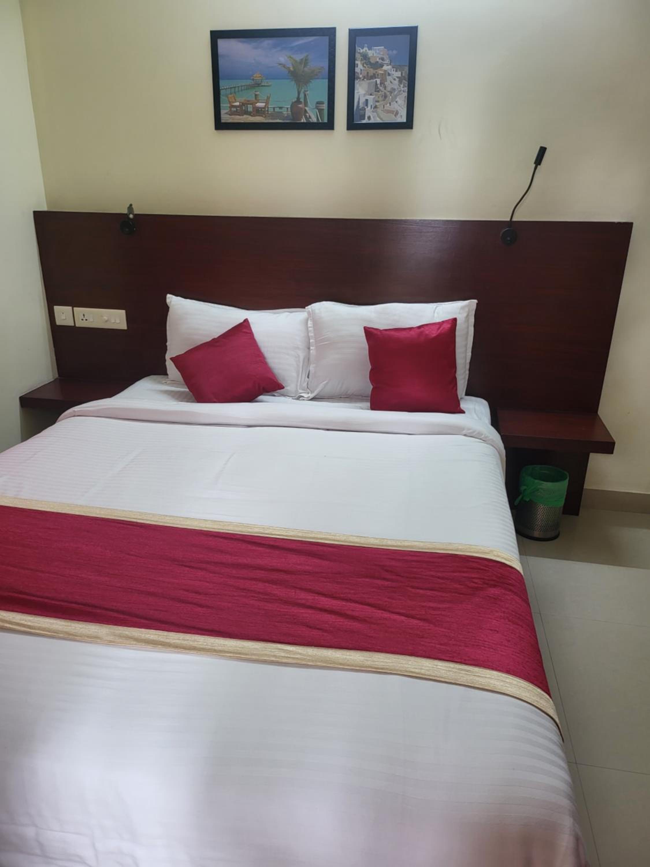 Superior Deluxe Double or Twin Room  - Photo 1