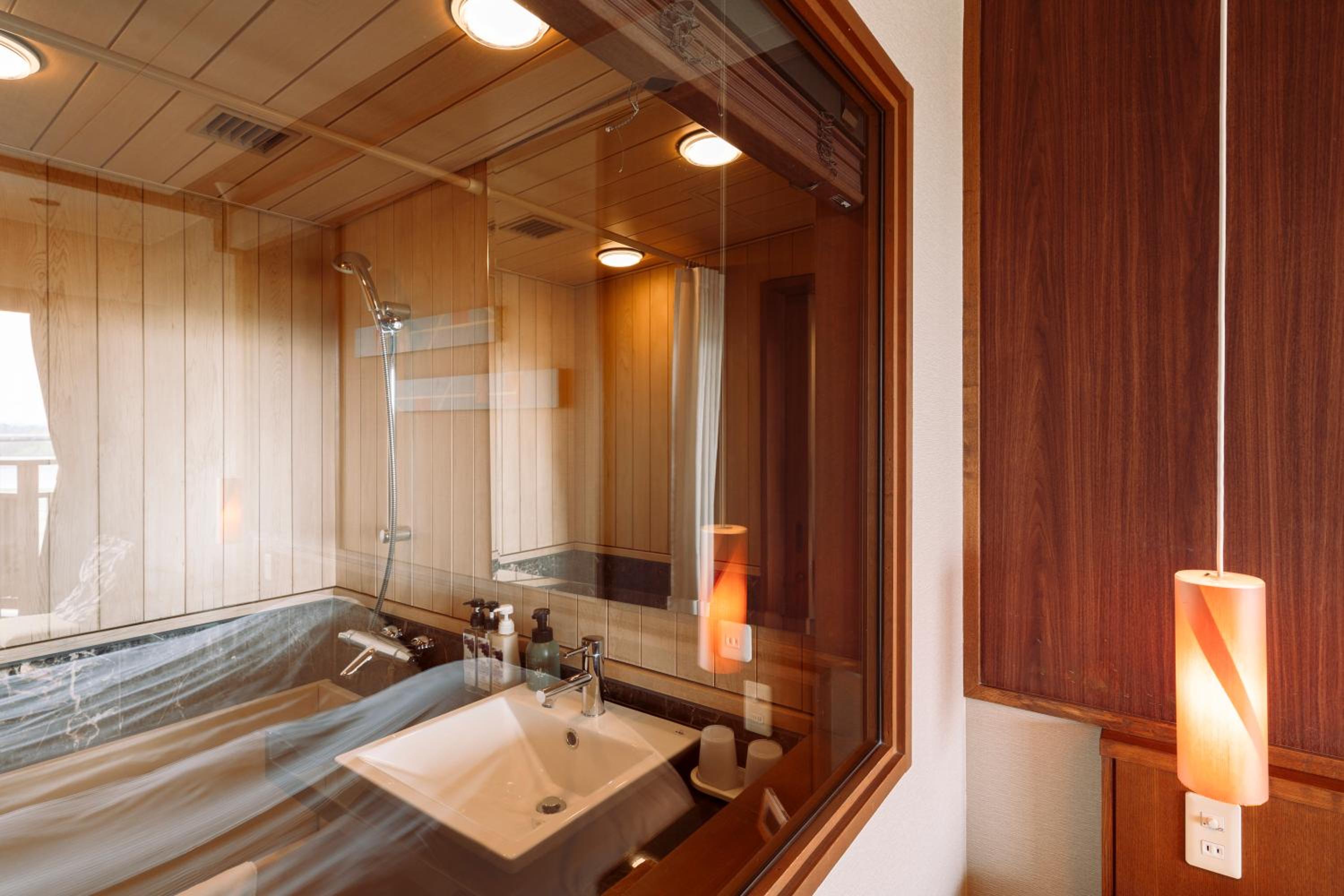 Twin Room with River View - Non Smoking photo 3