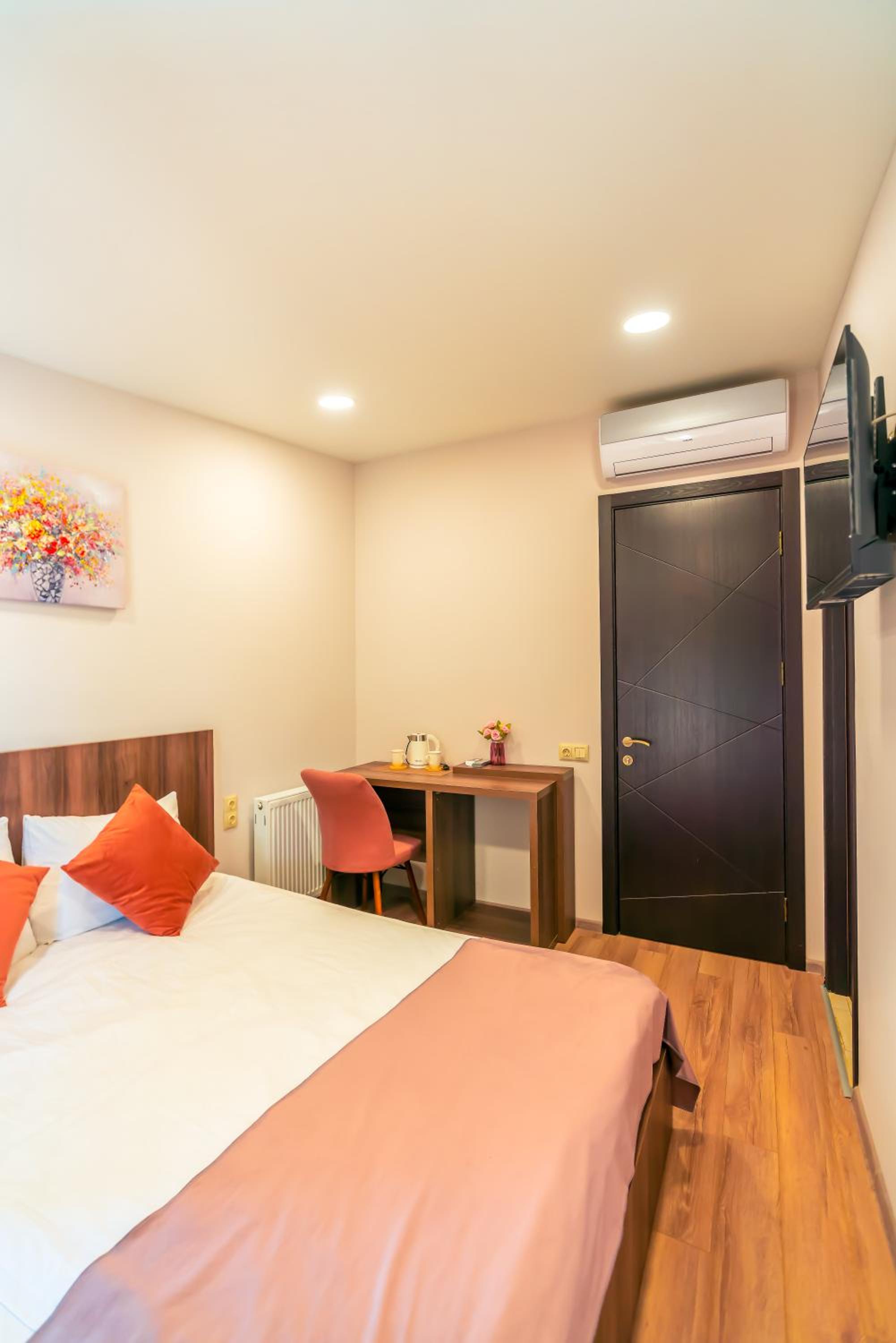 Deluxe Double Room photo 2