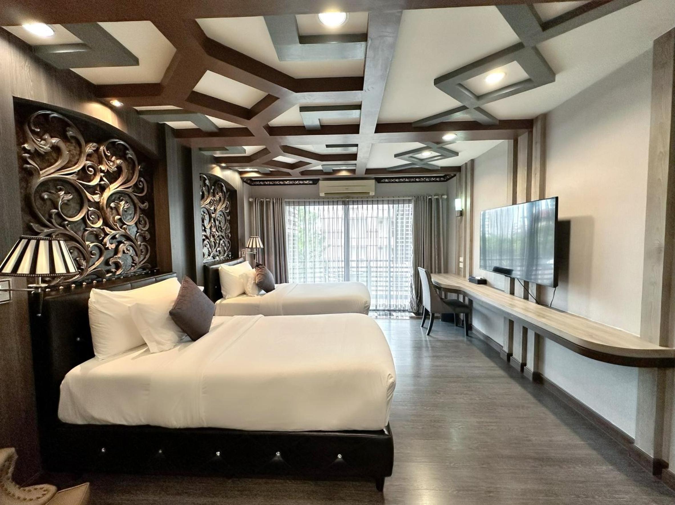 Deluxe Suite Twin