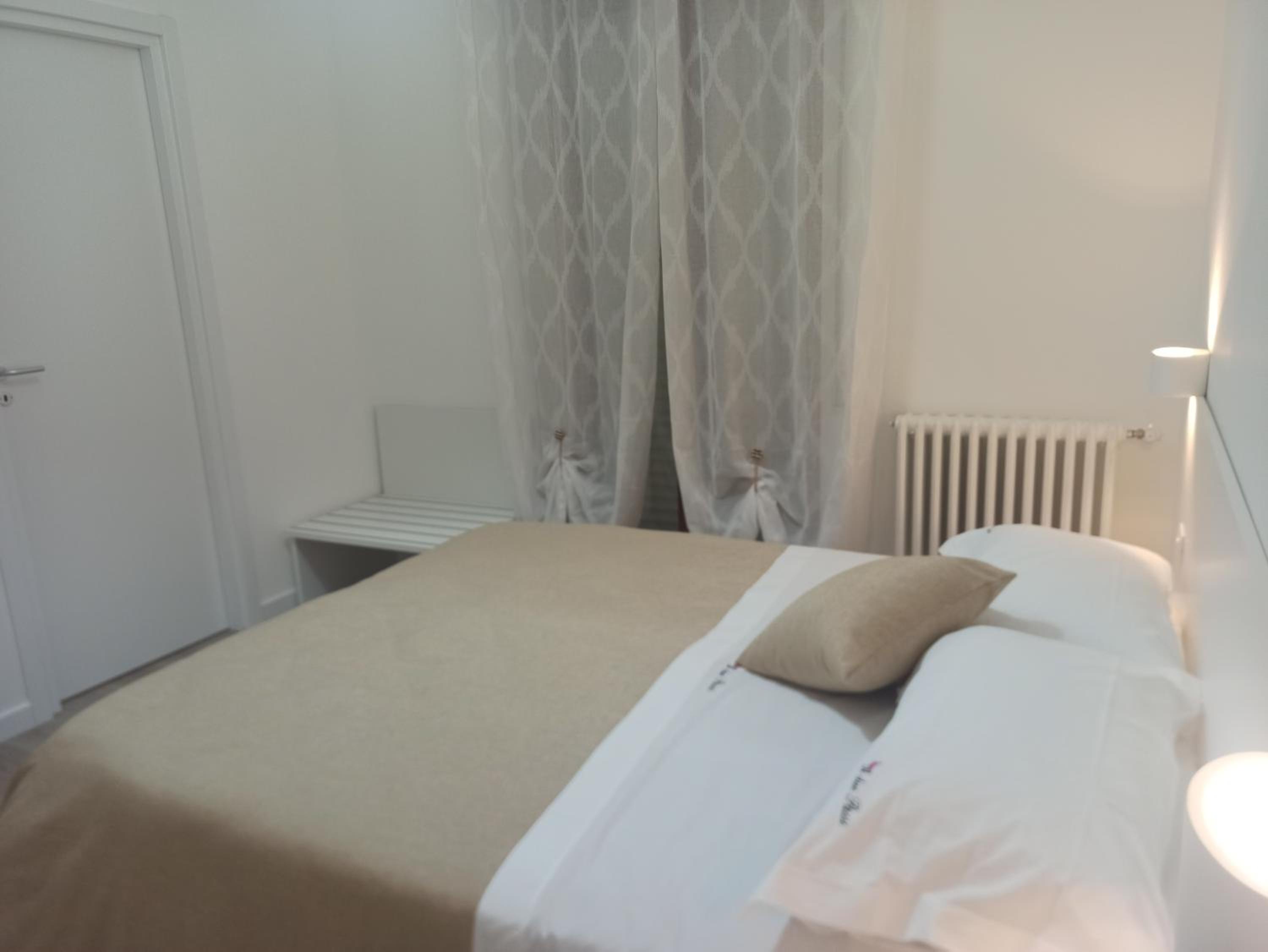 Double or Twin Room with Balcony - Photo 1