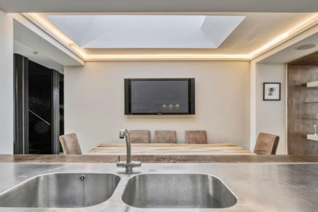 Three-Bedroom House photo 2