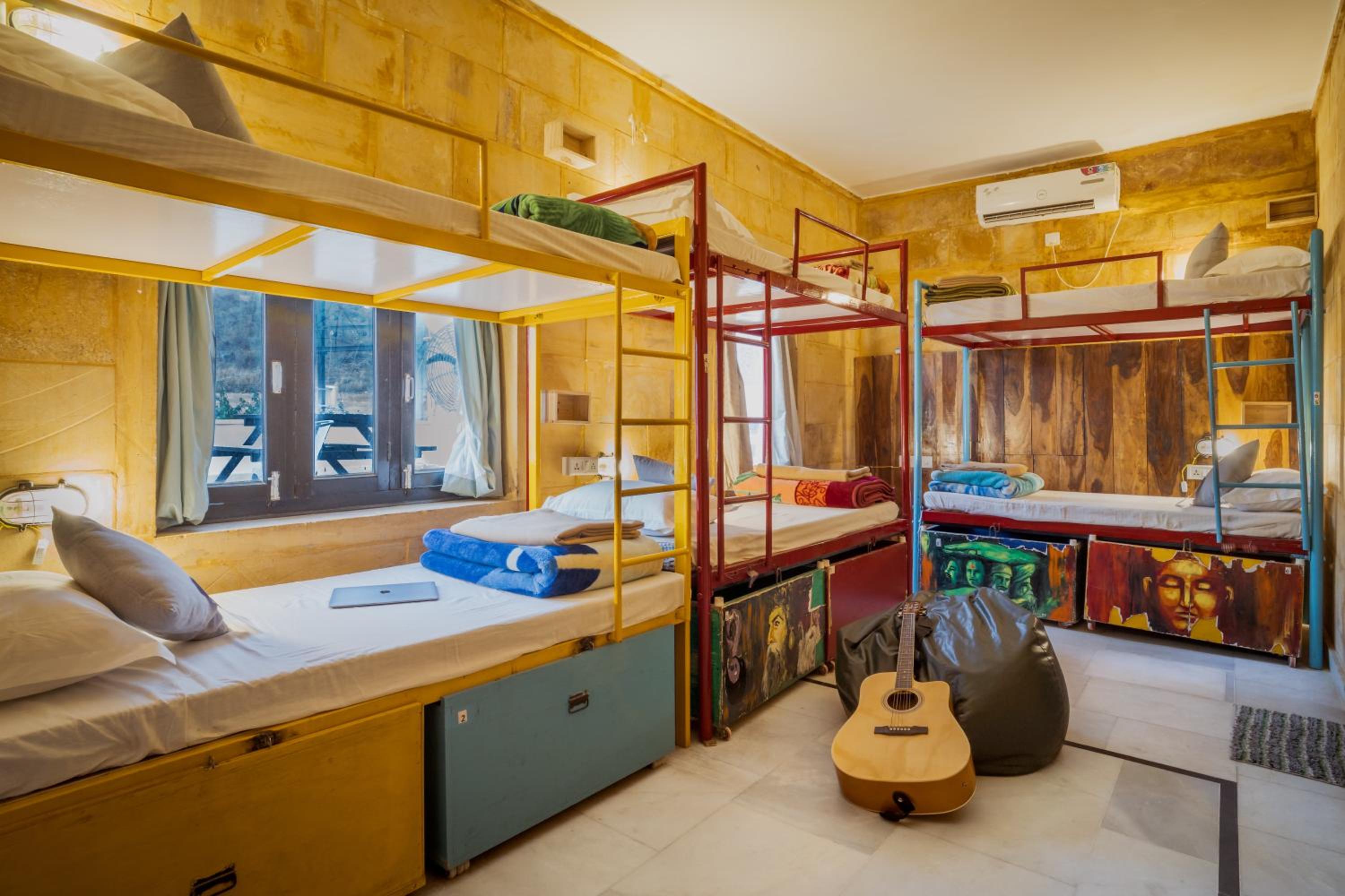 Bed in 6-Bed Female Dormitory Room photo 3