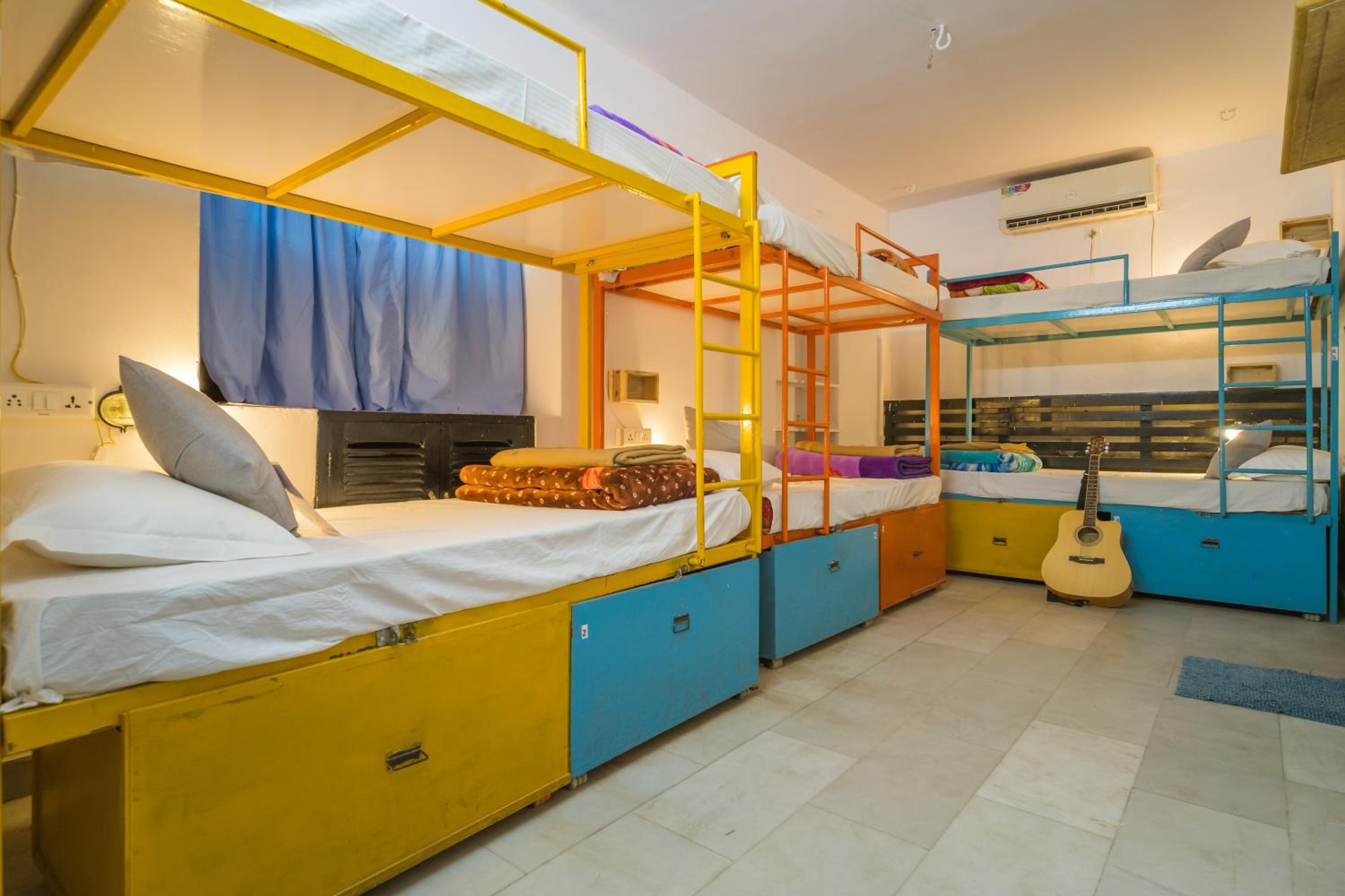 Bed in 6-Bed Mixed Dormitory Room photo 1