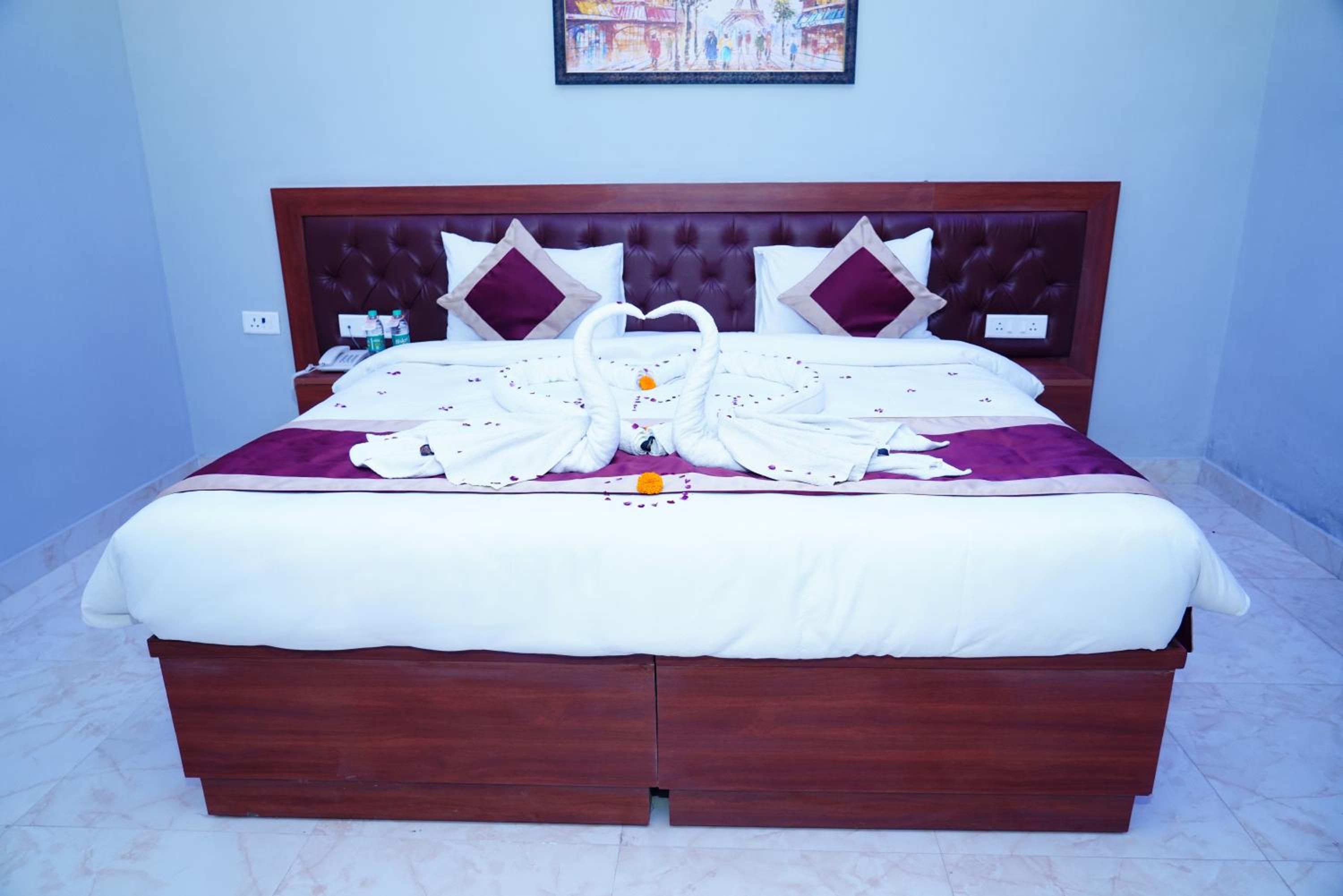 Deluxe Double Room - Photo 16