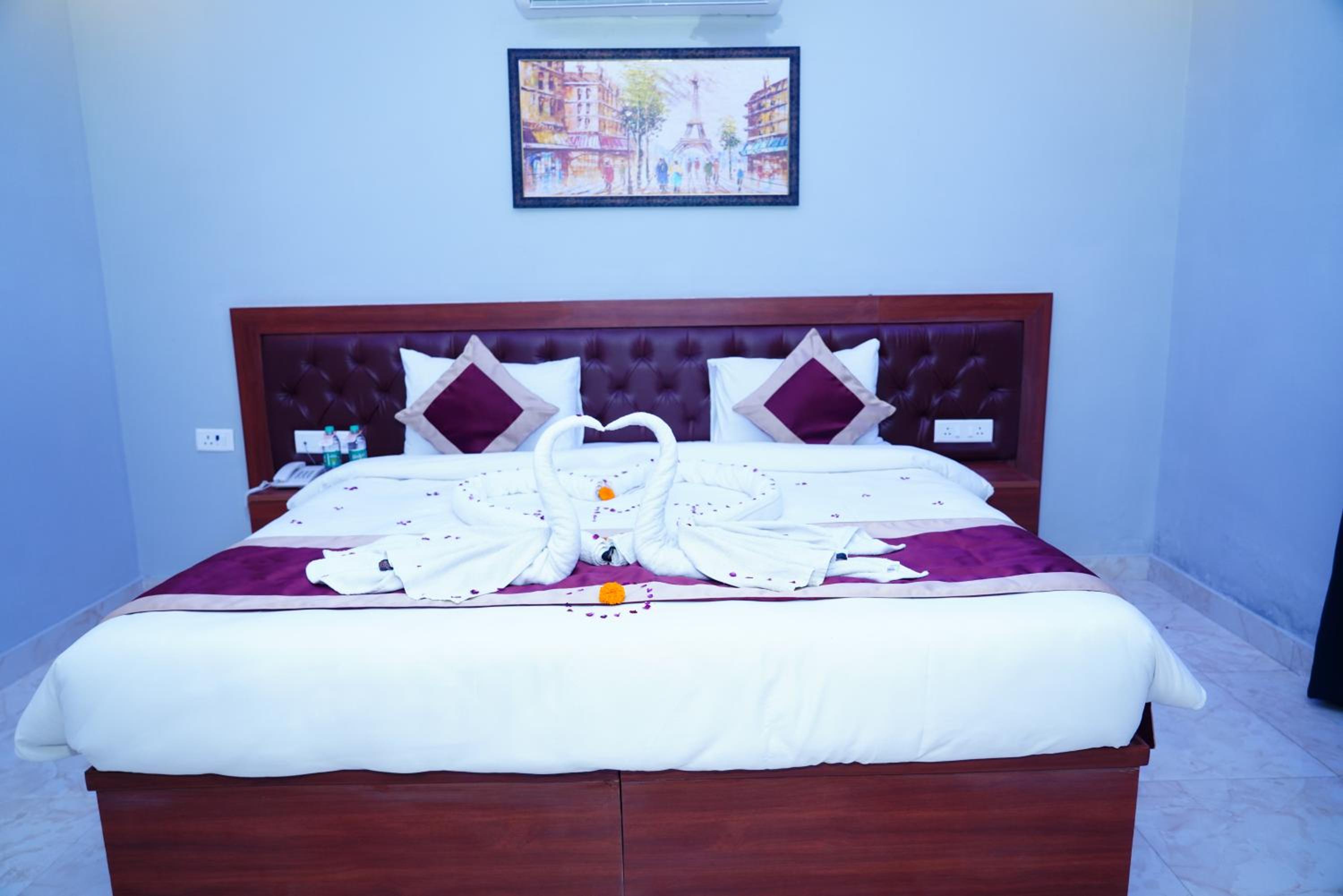Deluxe Double Room - Photo 14