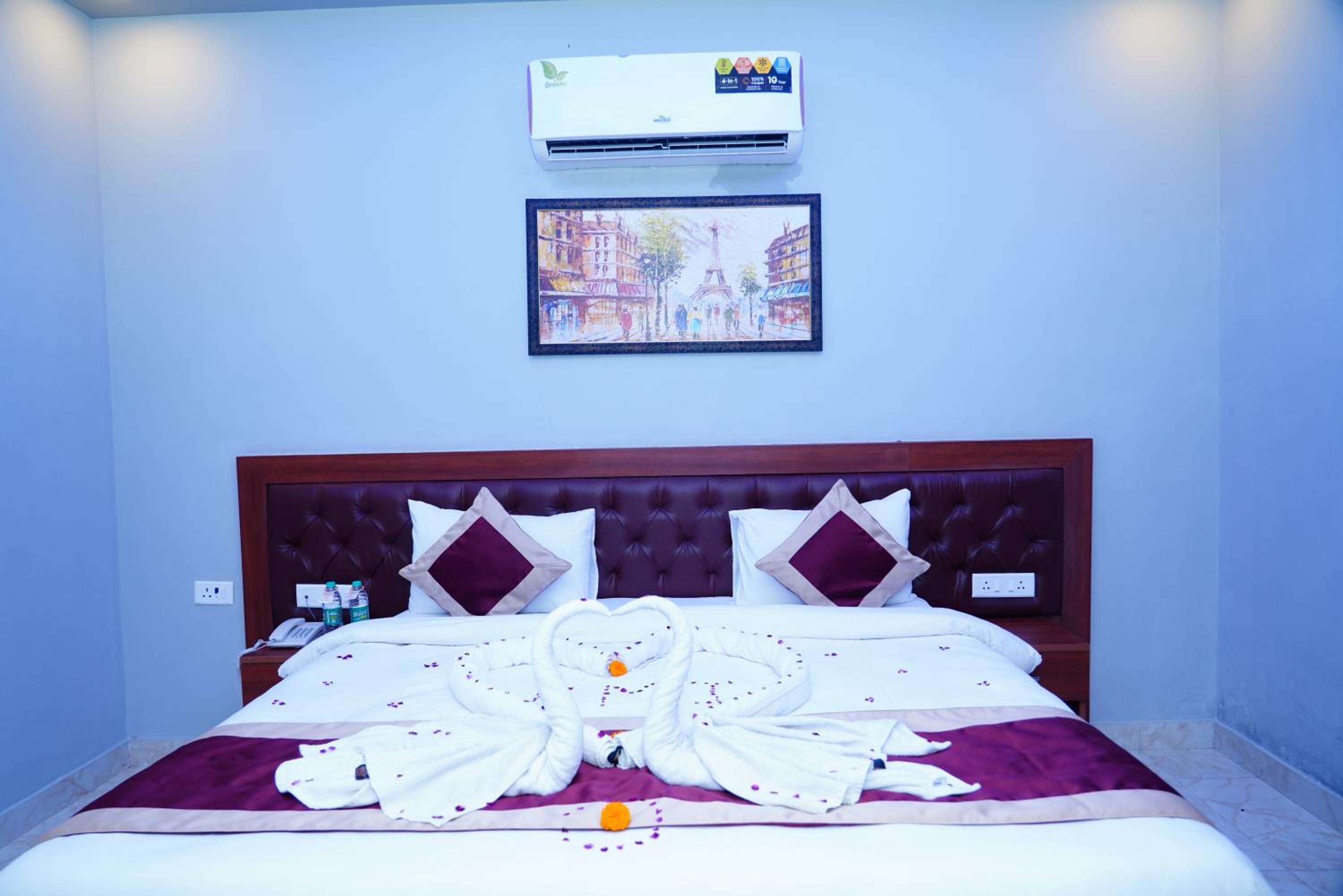 Deluxe Double Room - Photo 10