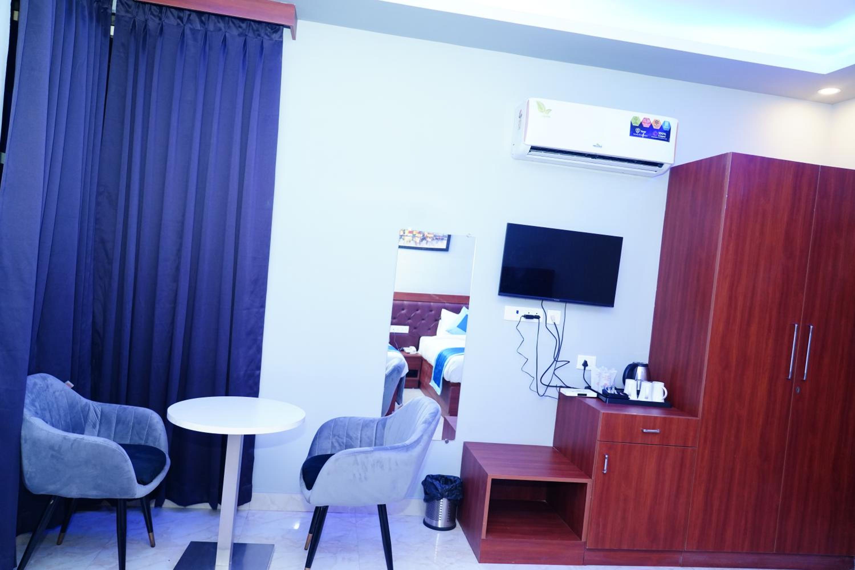 Deluxe Double Room - Photo 7