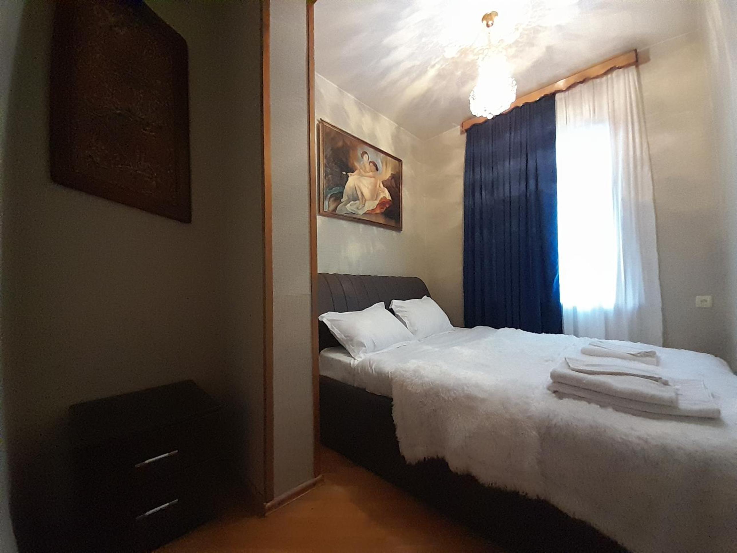 Double Room with Shared Bathroom photo 1