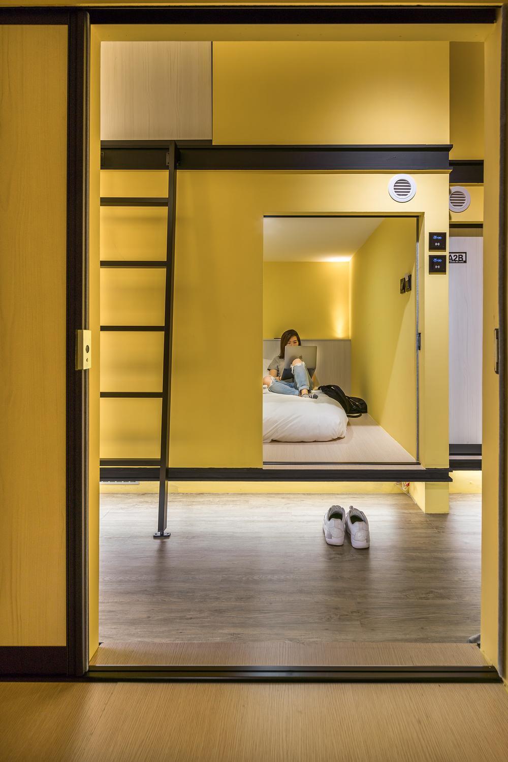 Double Bed in Mixed capsule Room photo 2