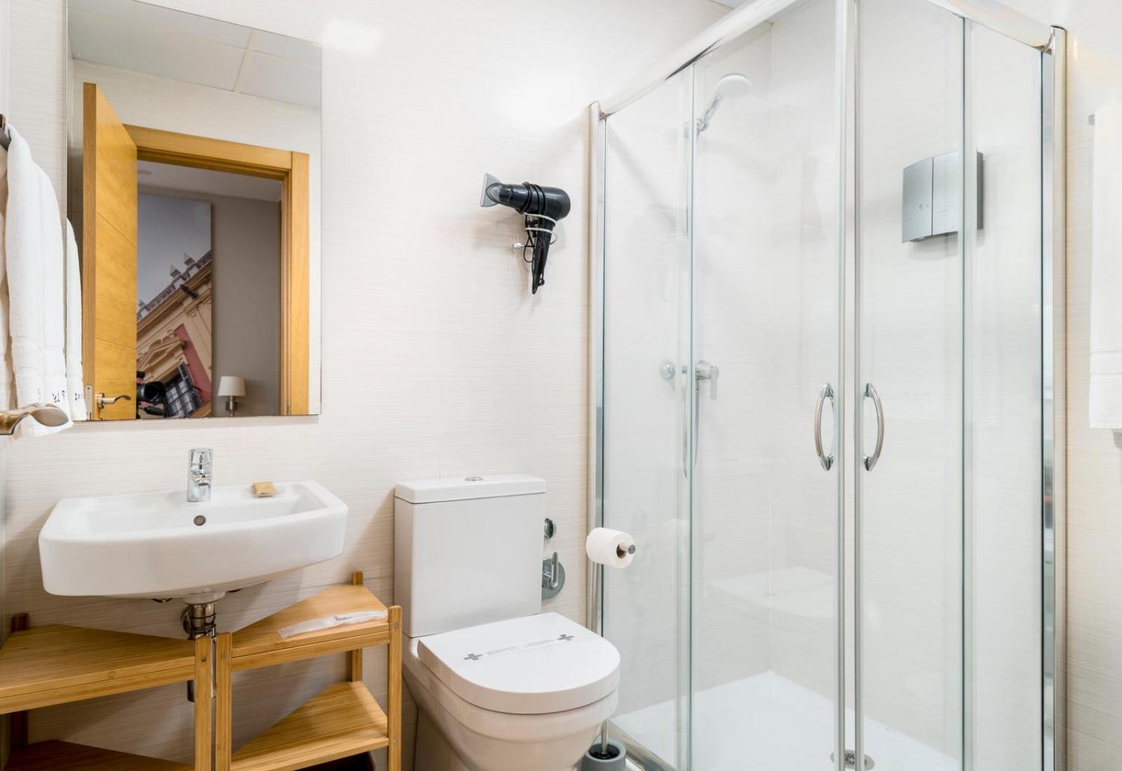 One-Bedroom Apartment (4 Adults)