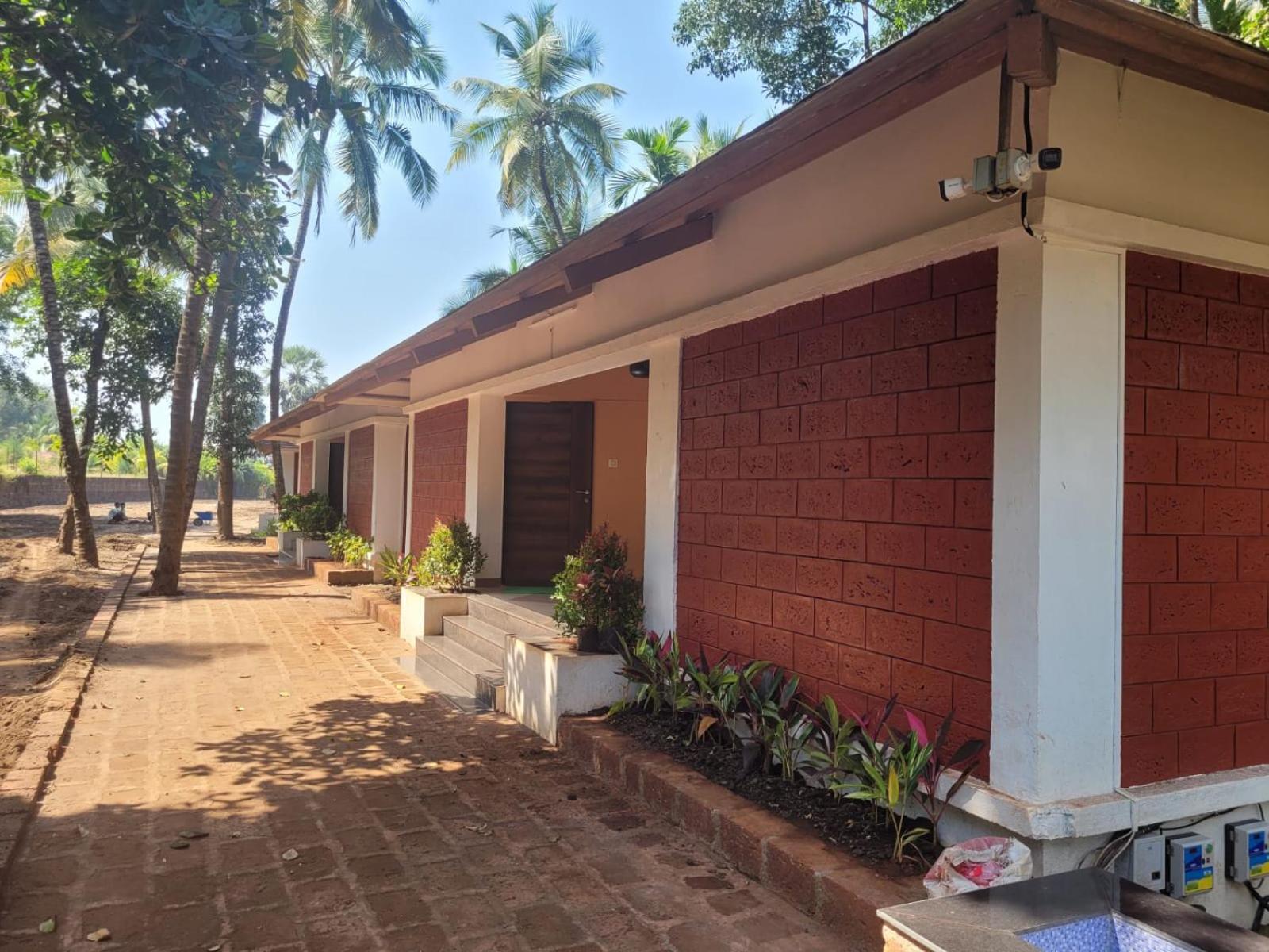 Super Deluxe Cottages - Photo 15