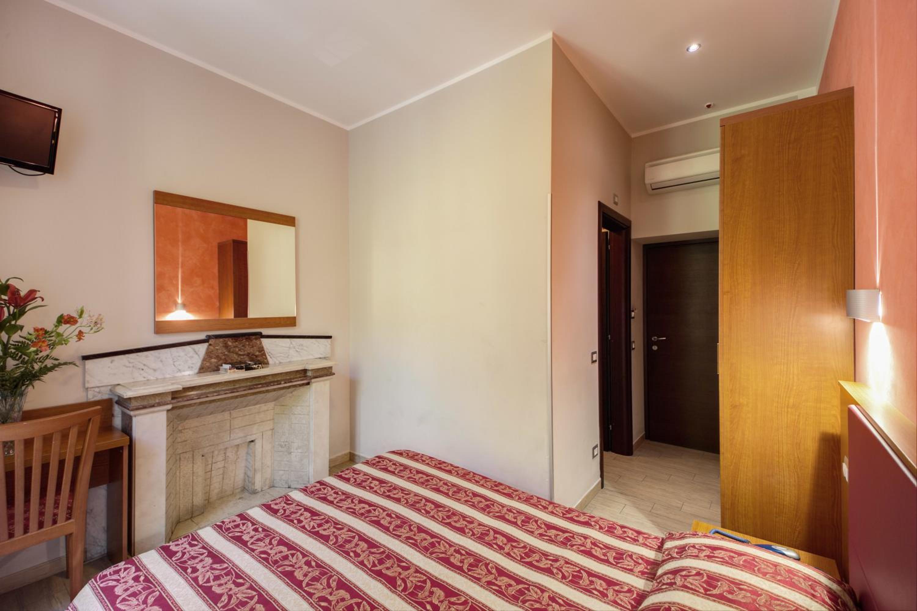 Double Room photo 3