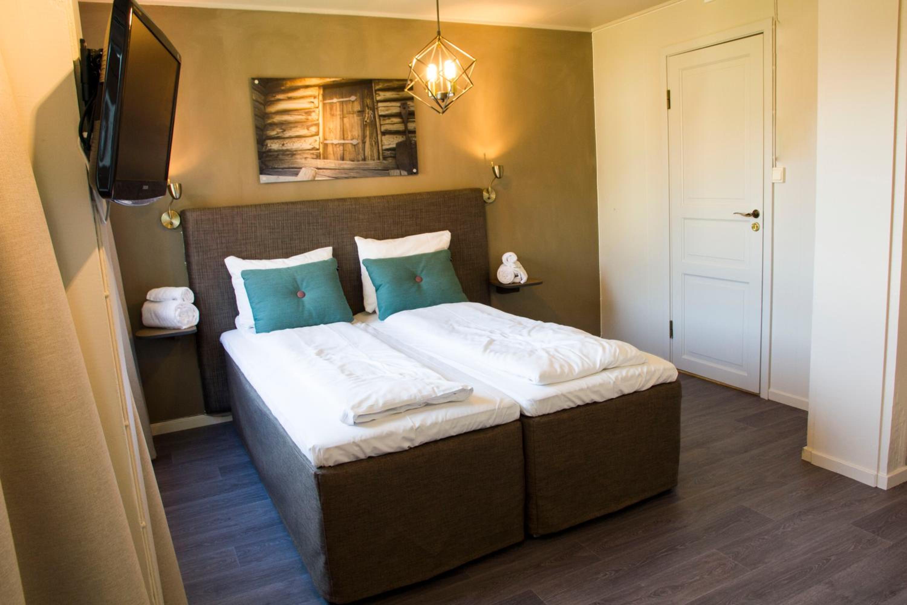 Twin Room - Photo 3