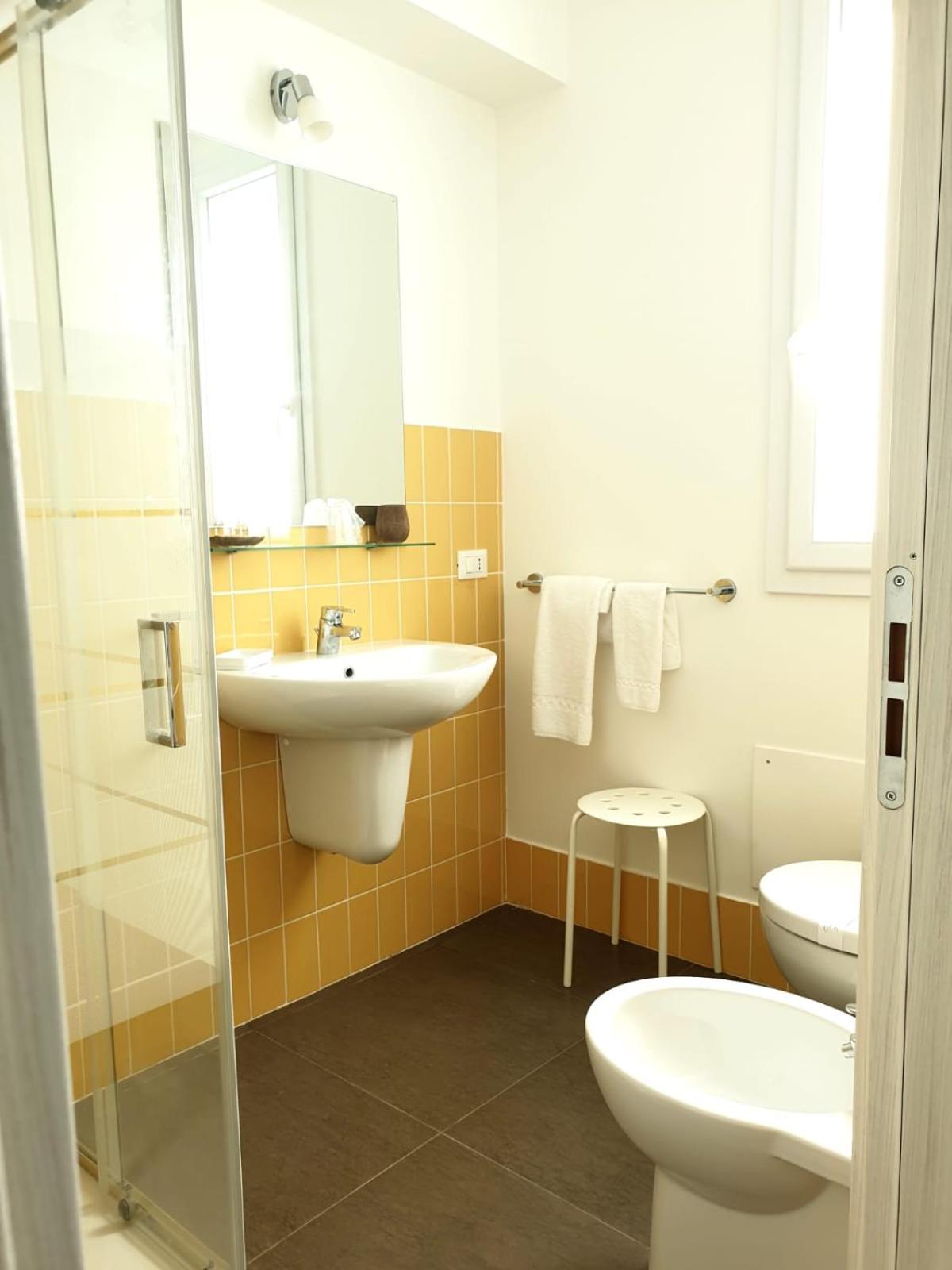 Standard Single Room photo 2