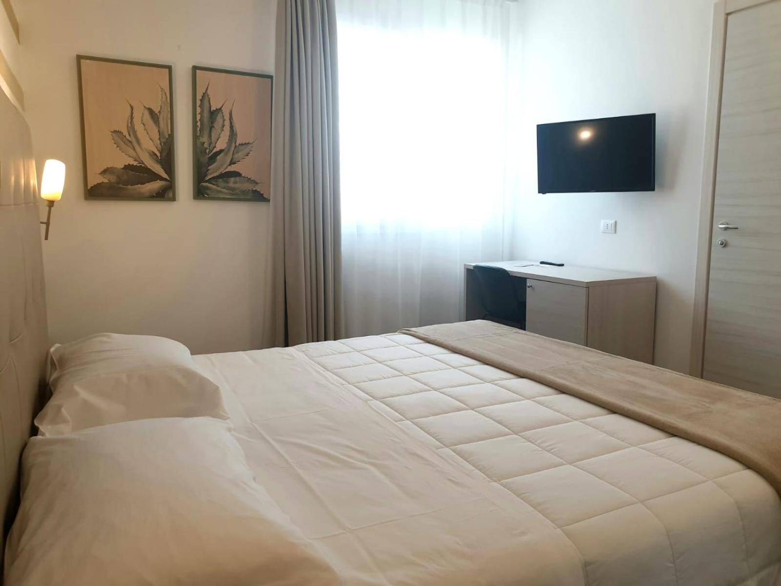 Deluxe Double Room photo 3