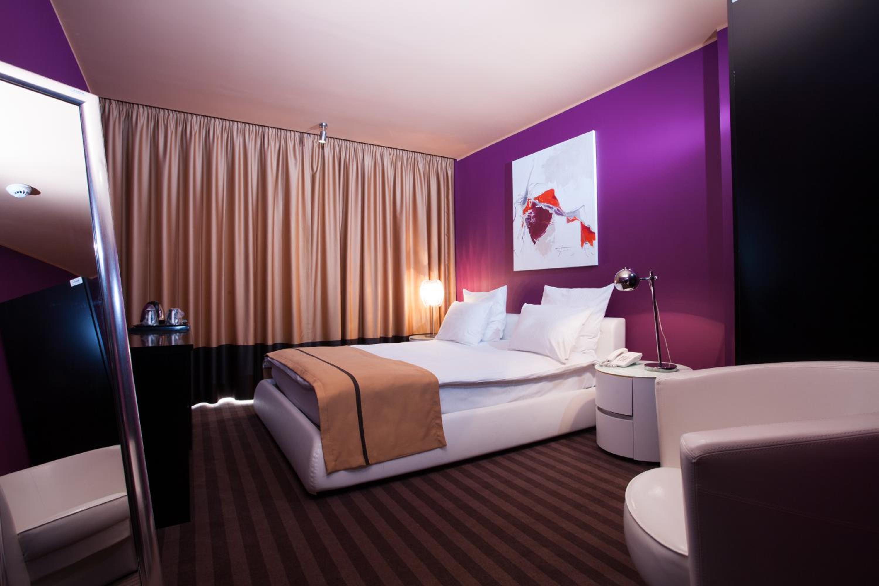 Double Room - Photo 2