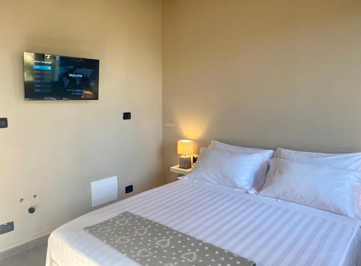 Deluxe Room (2 Adults + 1 Child) photo 1
