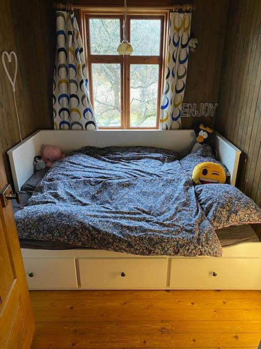 Three-Bedroom House photo 3