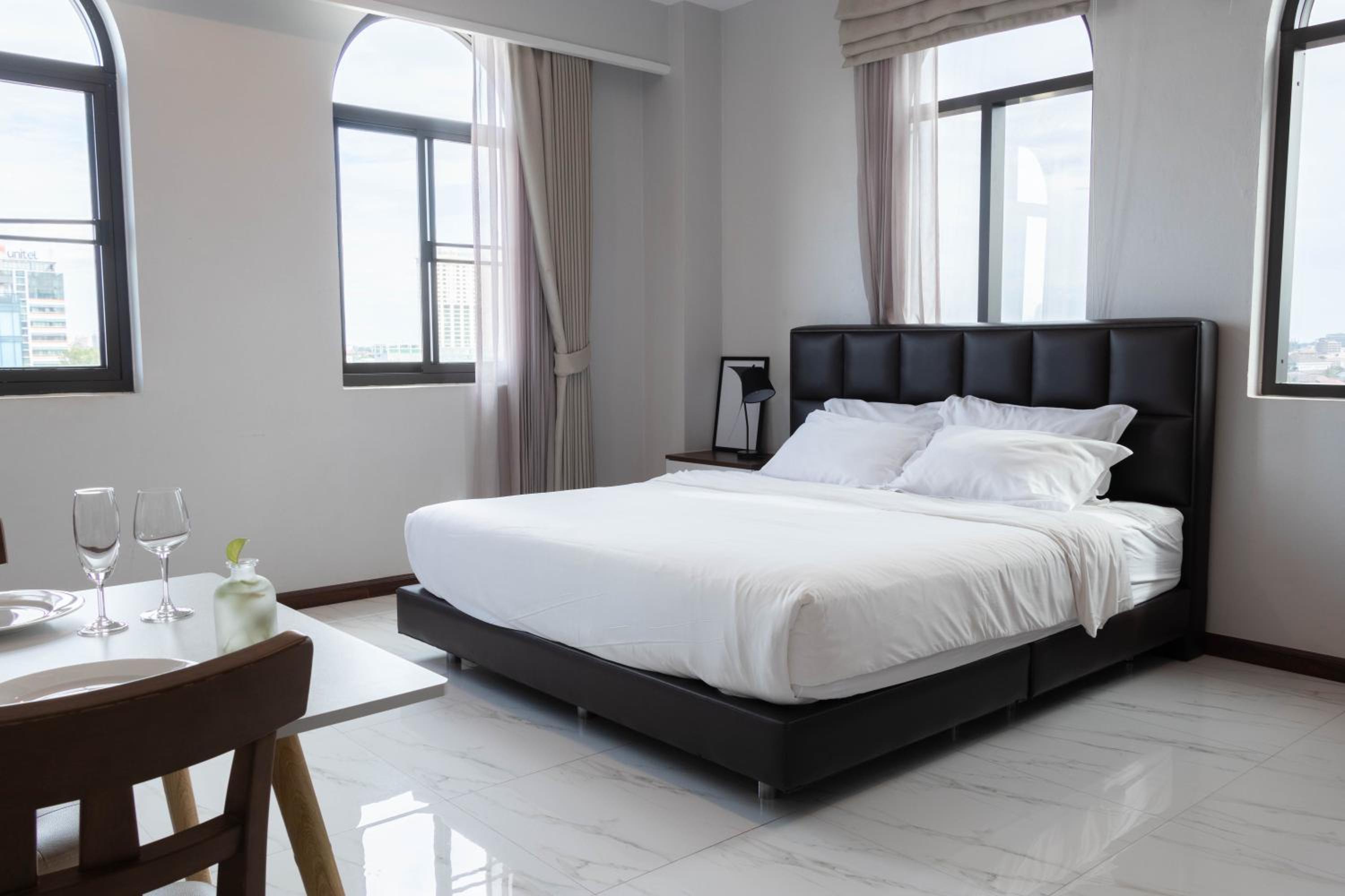 Deluxe King Room