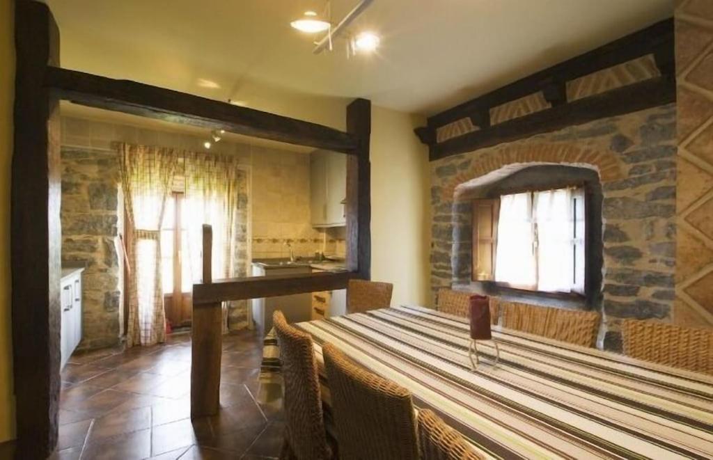 Three-Bedroom House photo 3
