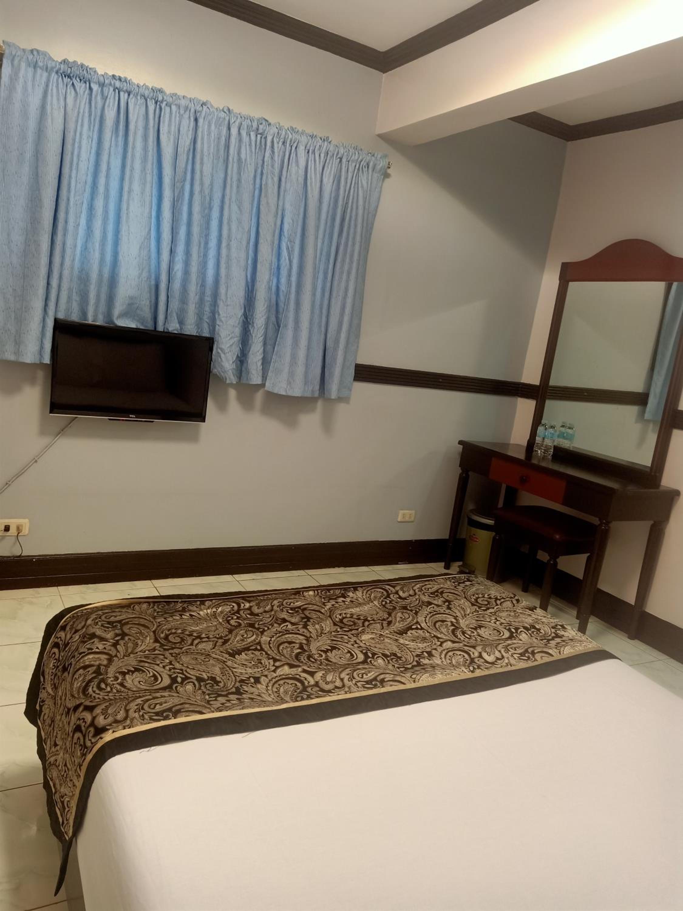 Economy Double Room photo 3