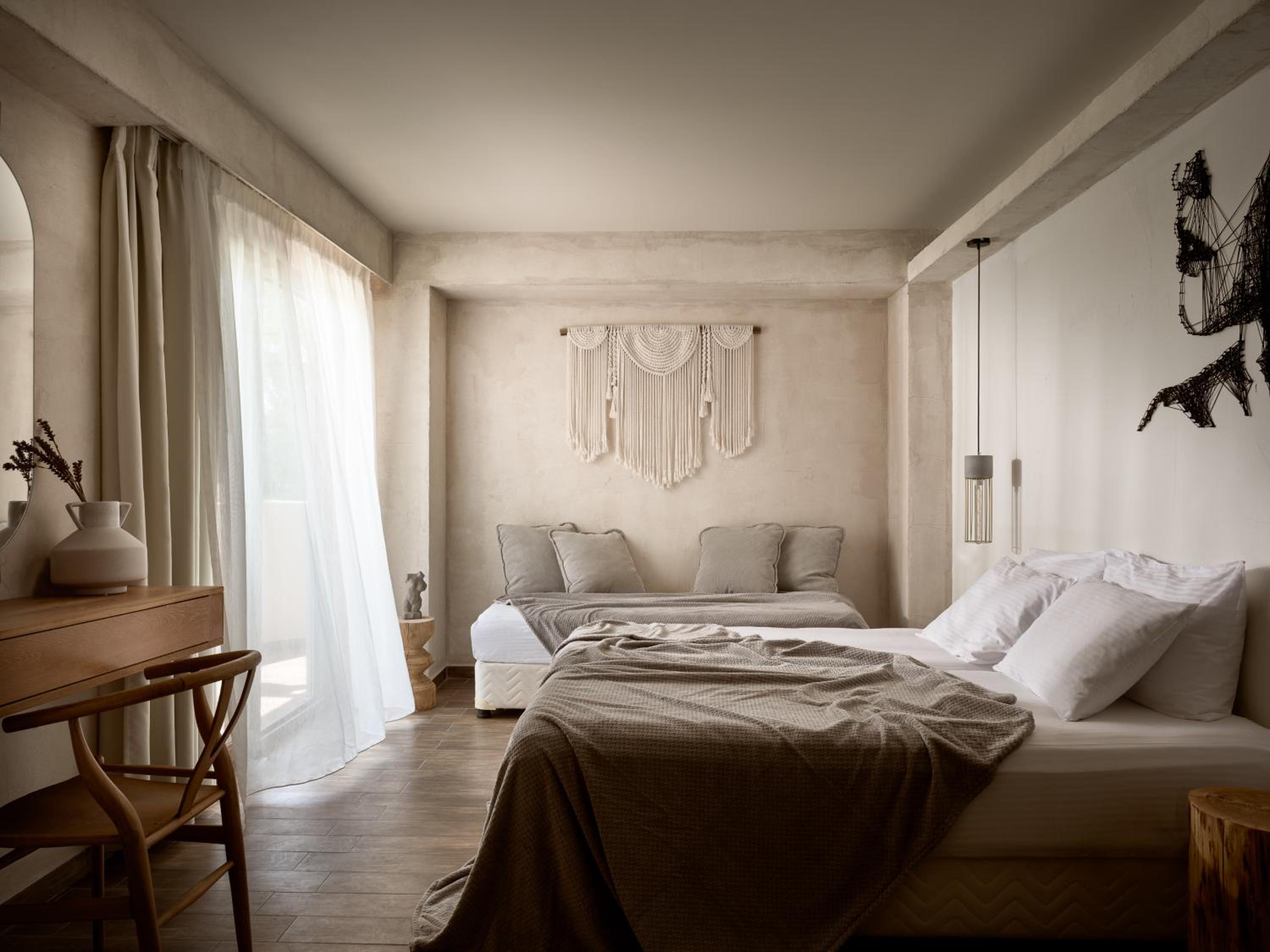 Superior Triple Room photo 3