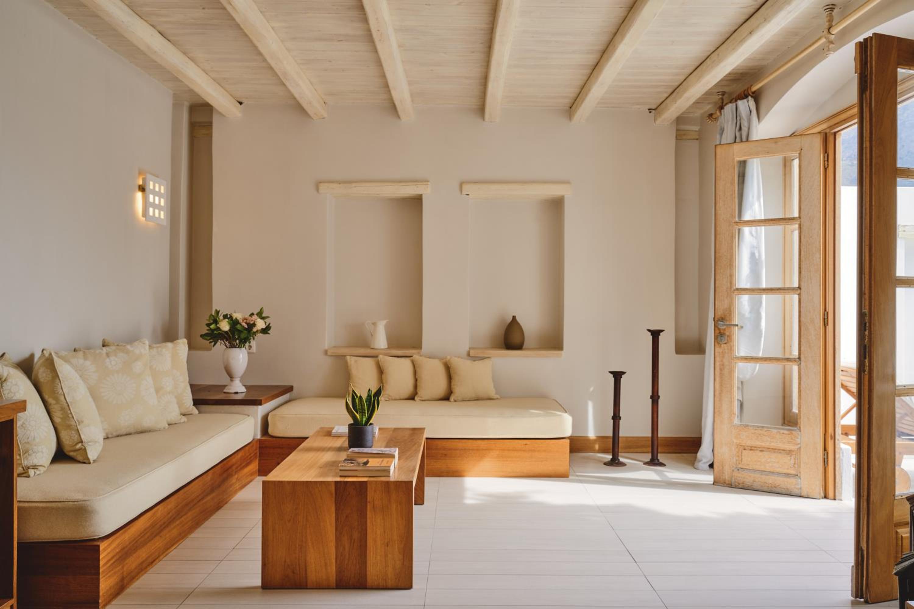 Honeymoon Suite with Outdoor Whirlpool