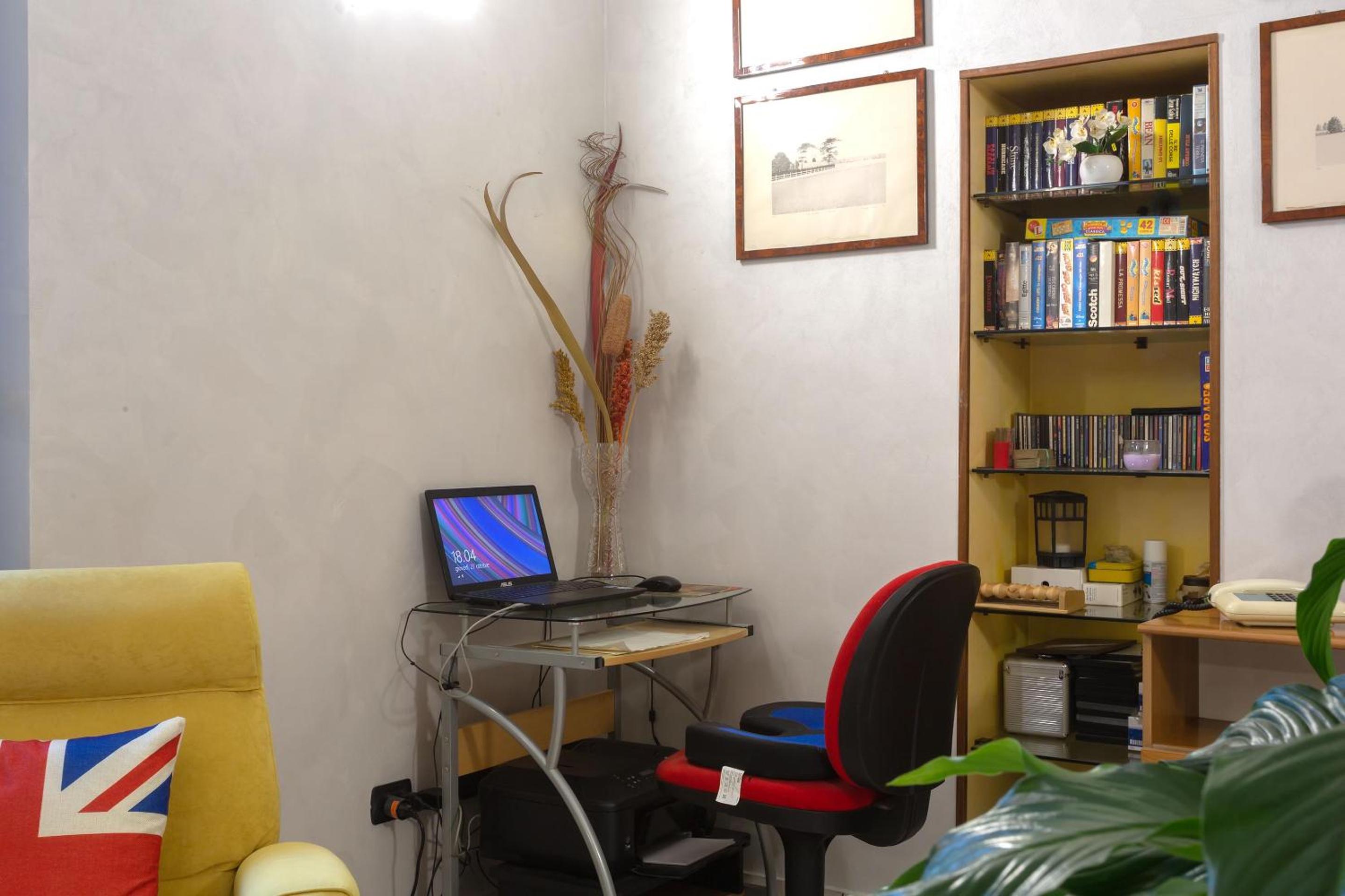 Twin Room - Photo 10