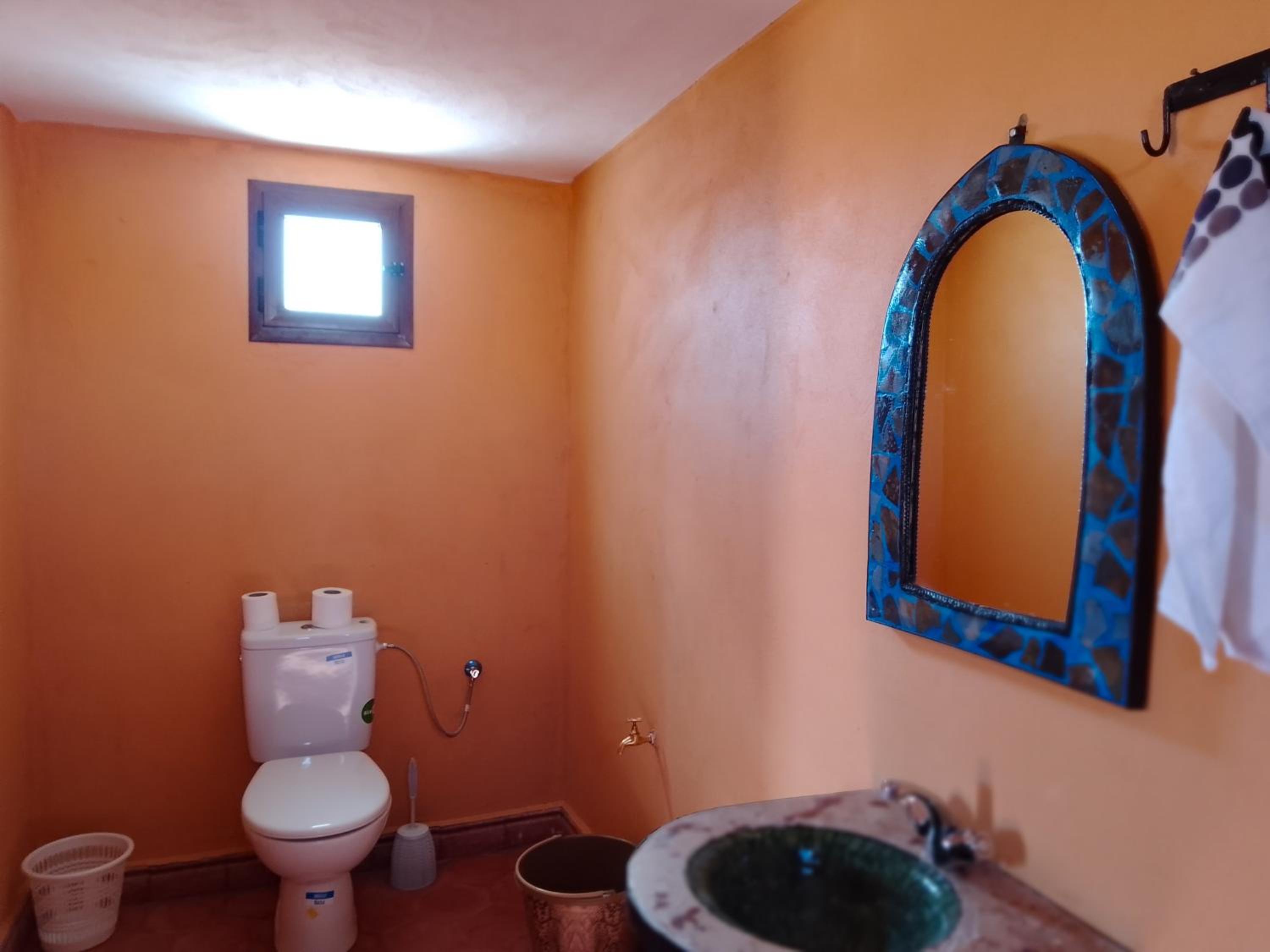 Family Room with Private Bathroom photo 2