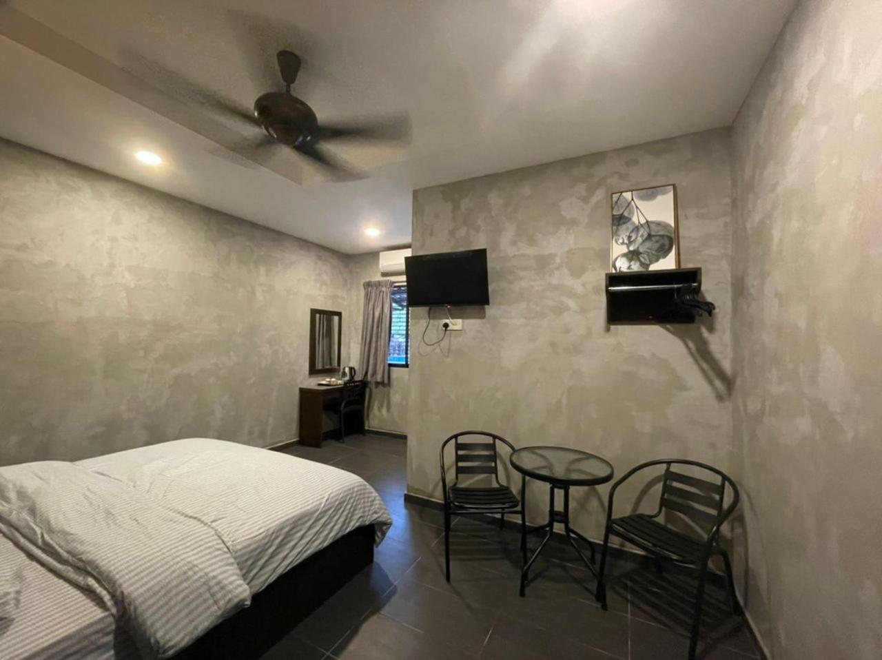 King Room with Pool View