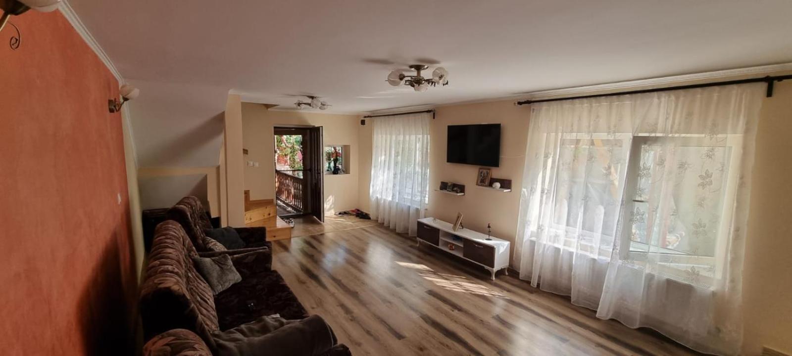 Three-Bedroom House photo 1