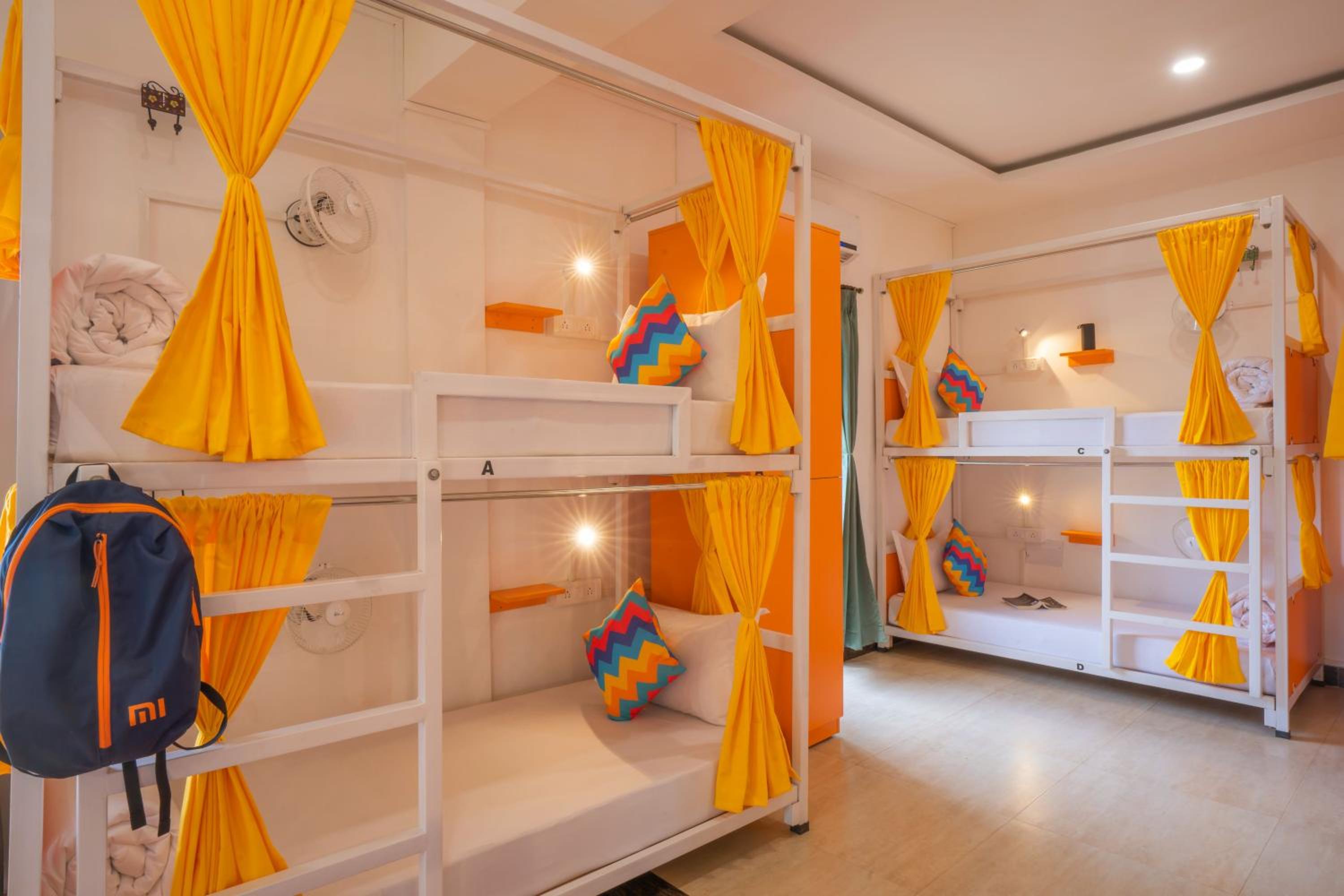 Bed in 8 Bed Mixed A/C Dormitory Room with Ensuite Bathroom photo 3