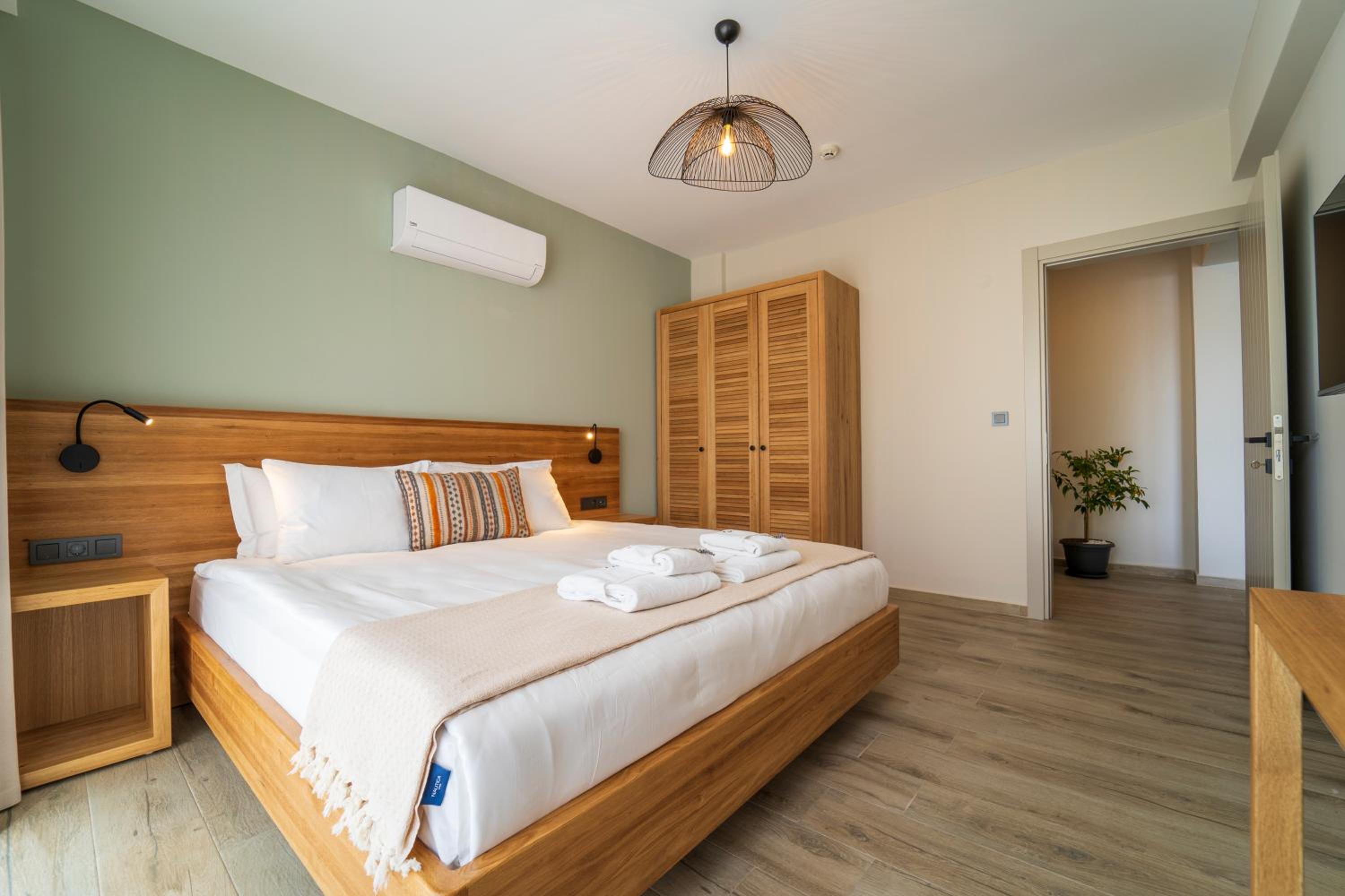 King Suite with Sea View - Photo 7