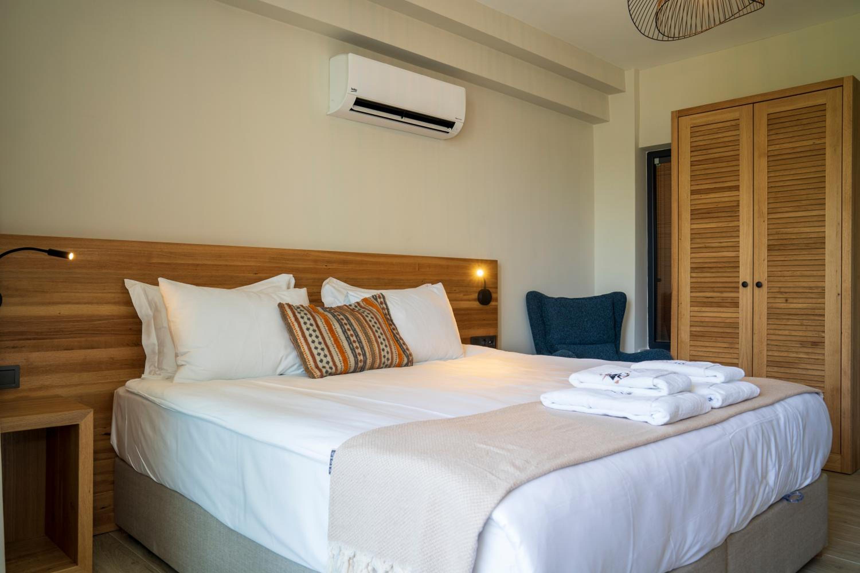 King Suite with Sea View - Photo 1
