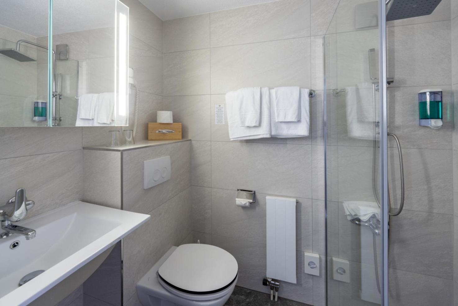 Double Room with Lake View photo 2