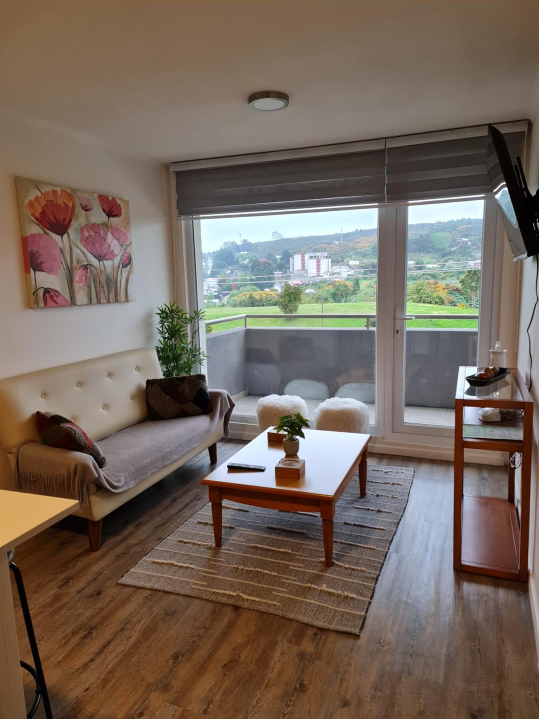 Two-Bedroom Apartment with Balcony and Sea View photo 1