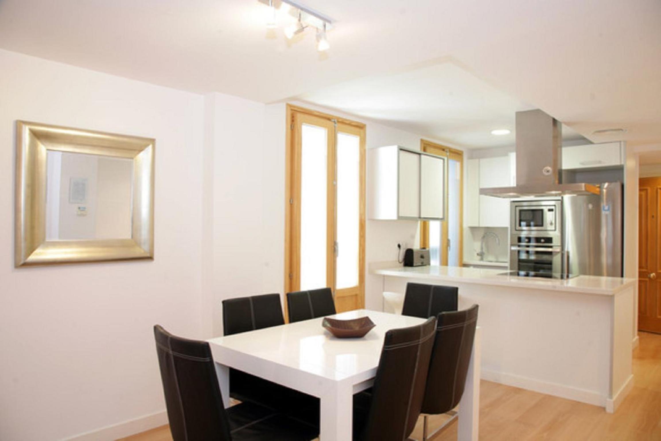 Two-Bedroom Apartment with Balcony - Photo 11