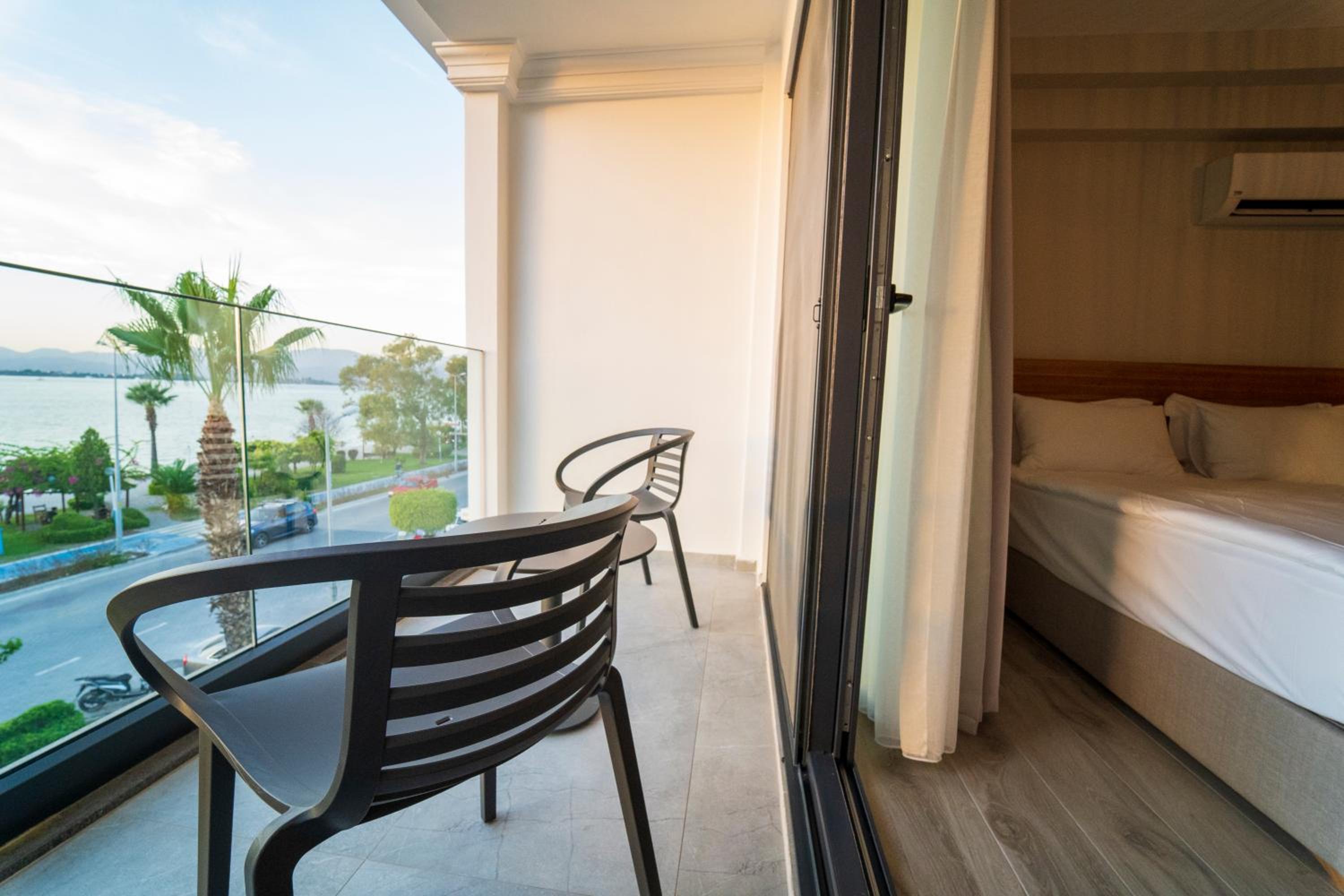 Suite with Sea View - Photo 15