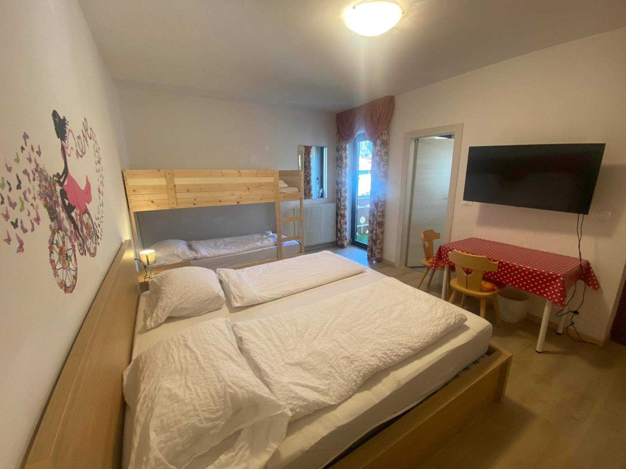 Quadruple Room with Balcony - Photo 21
