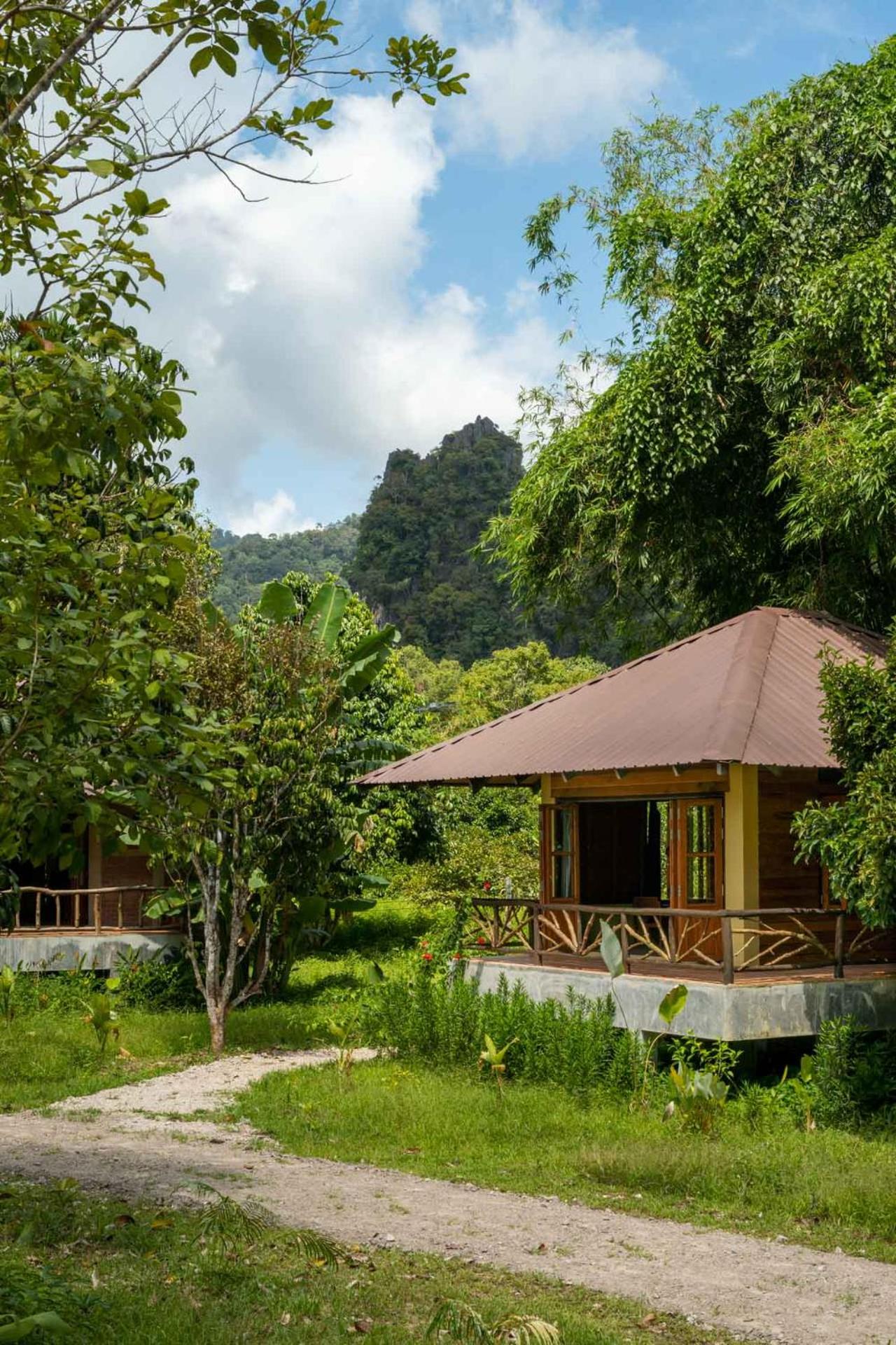 Bungalow with Garden View photo 2